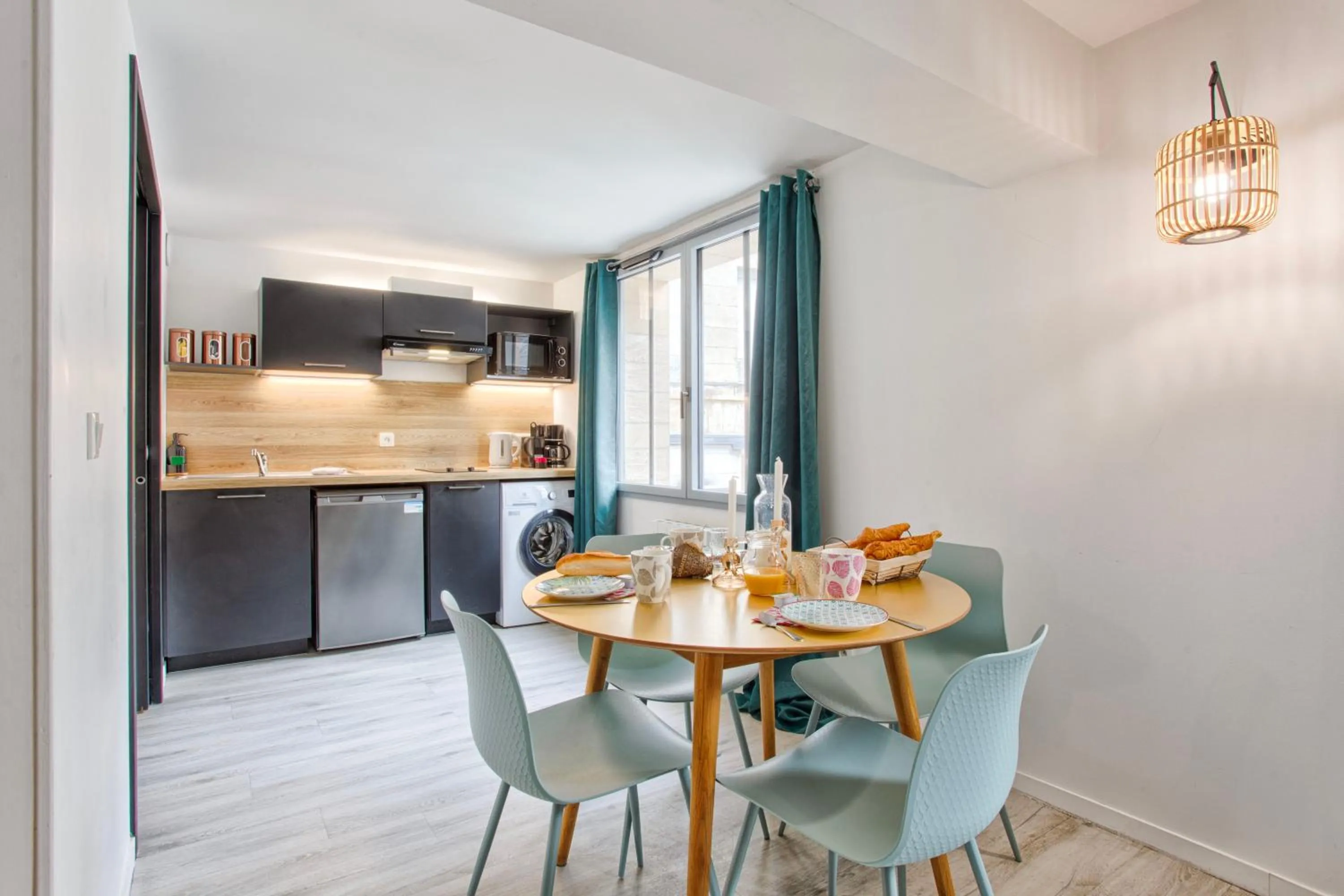 Food and drinks in City Affaire, Petit déjeuner OFFERT en Hypercentre