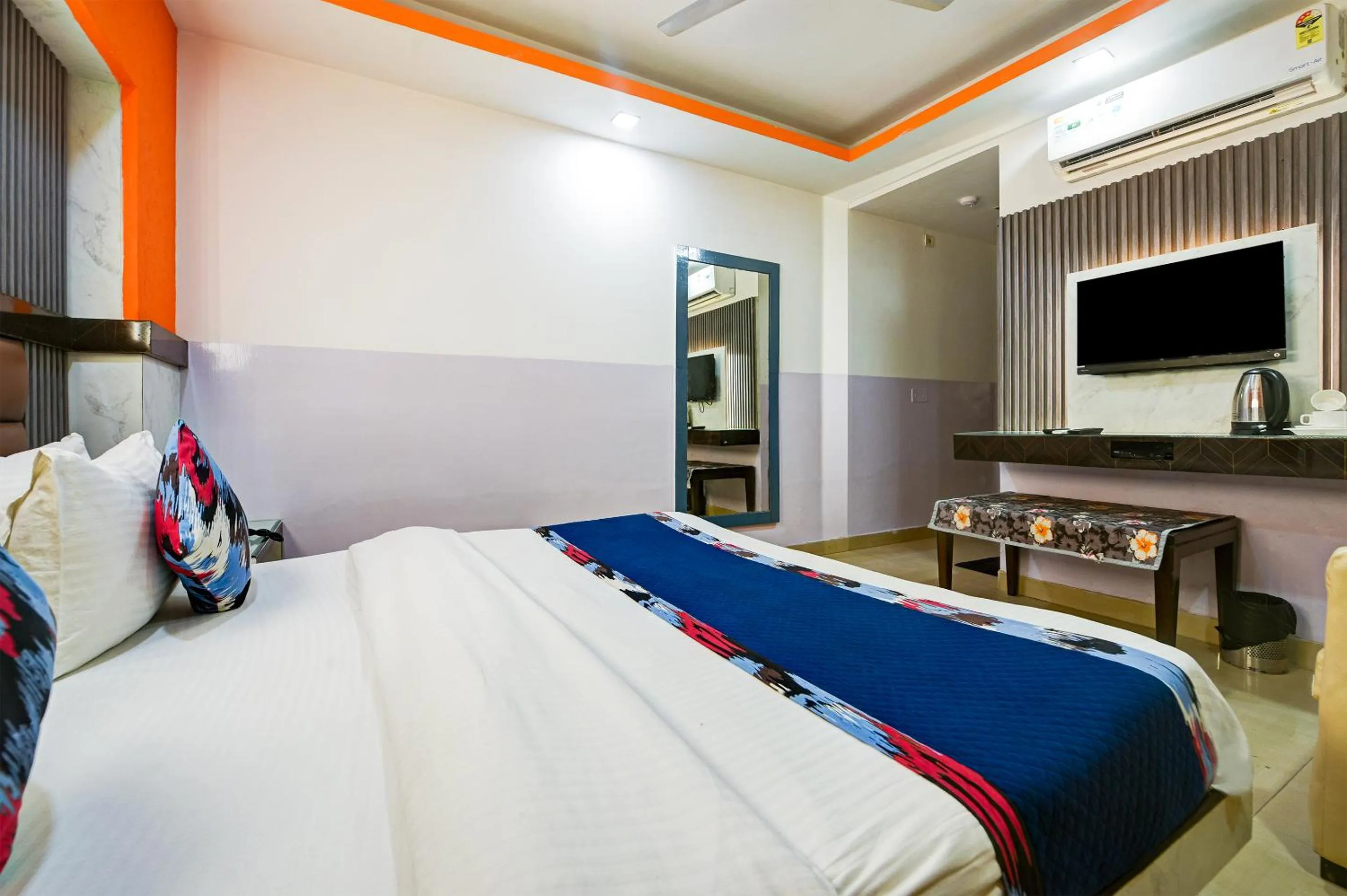 Bedroom, Bed in Hotel Shri Vinayak in City Centre at New Delhi Railway Station-By RCG Hotels