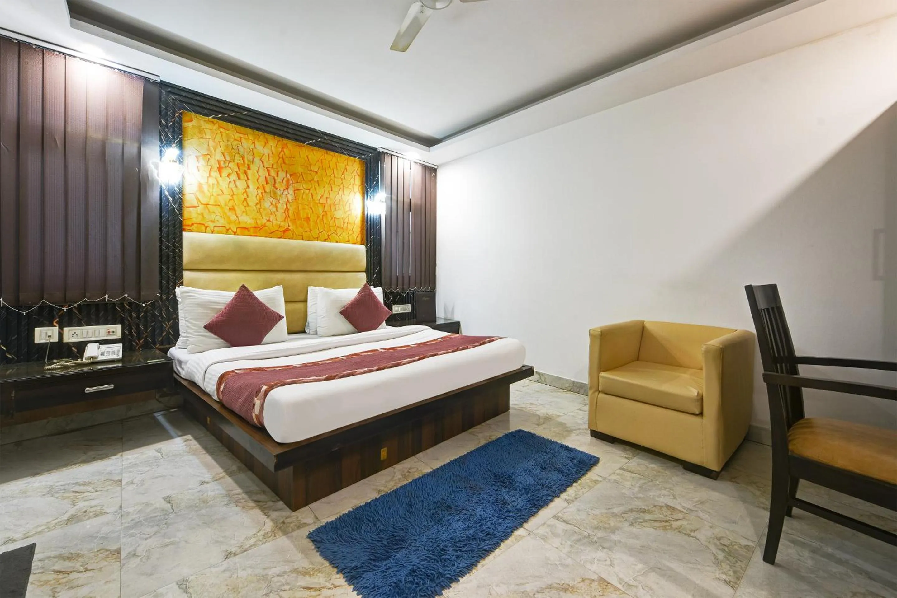 Photo of the whole room, Bed in Hotel Shri Vinayak in City Centre at New Delhi Railway Station-By RCG Hotels