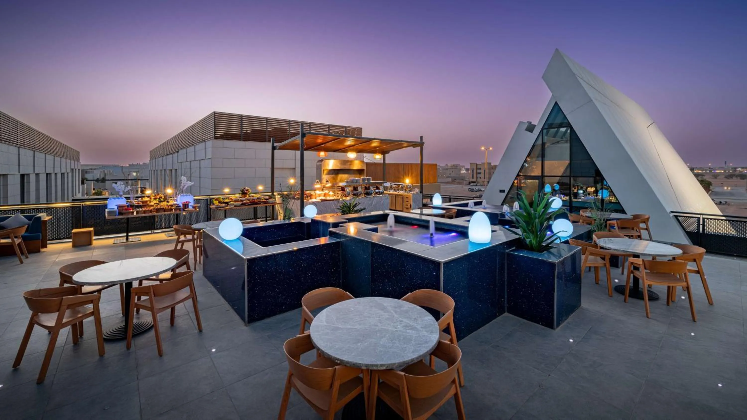 Restaurant/places to eat in Radisson Blu Hotel Riyadh Qurtuba