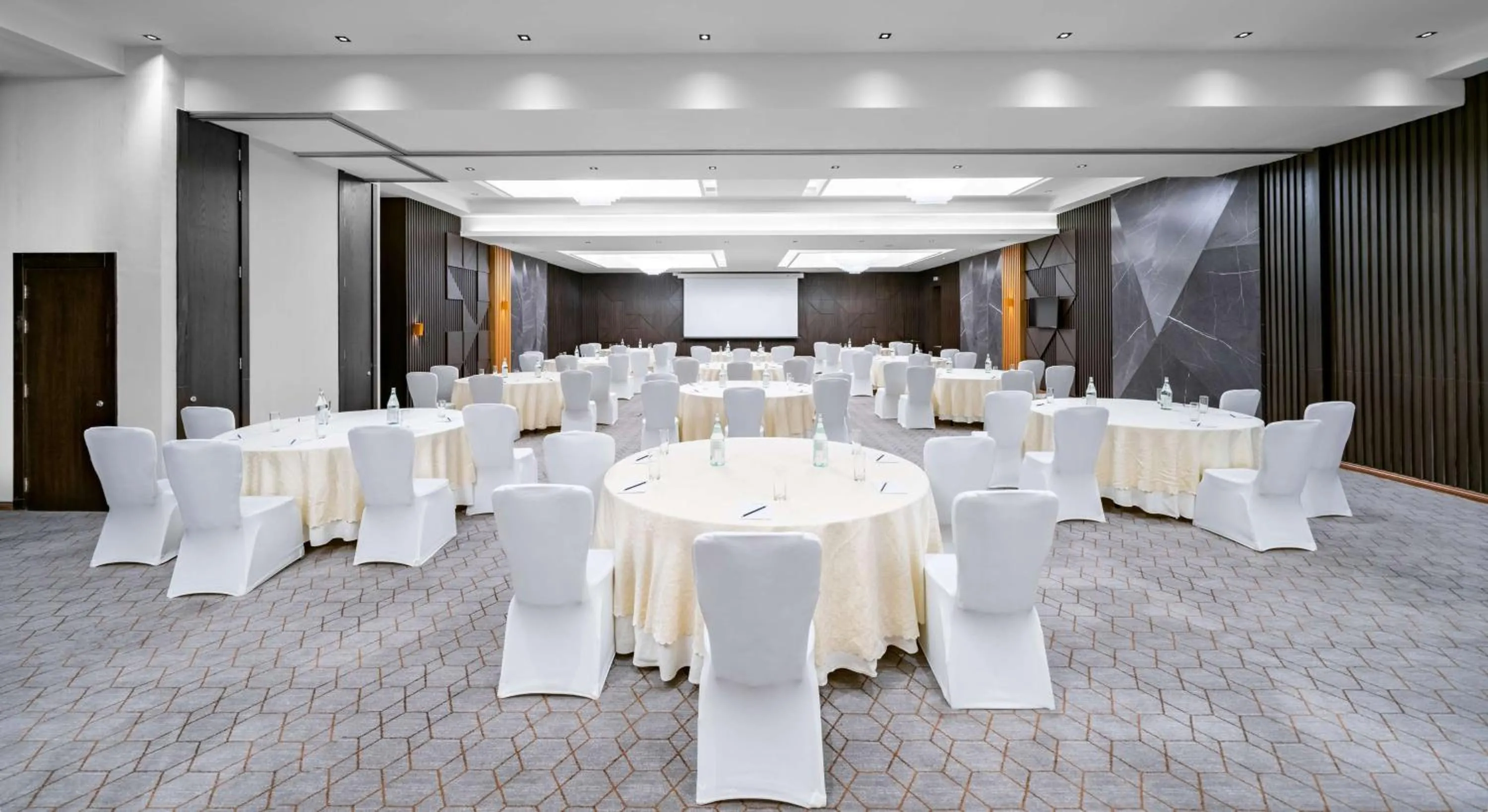 Meeting/conference room in Radisson Blu Hotel Riyadh Qurtuba