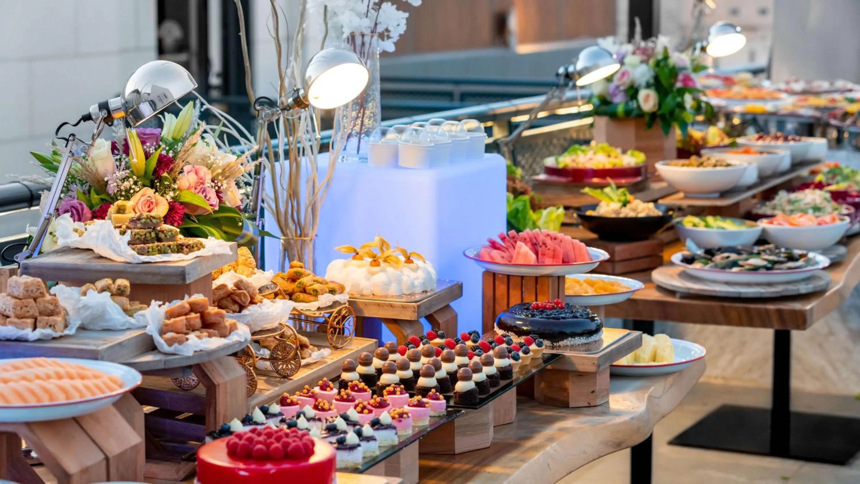 Restaurant/places to eat in Radisson Blu Hotel Riyadh Qurtuba