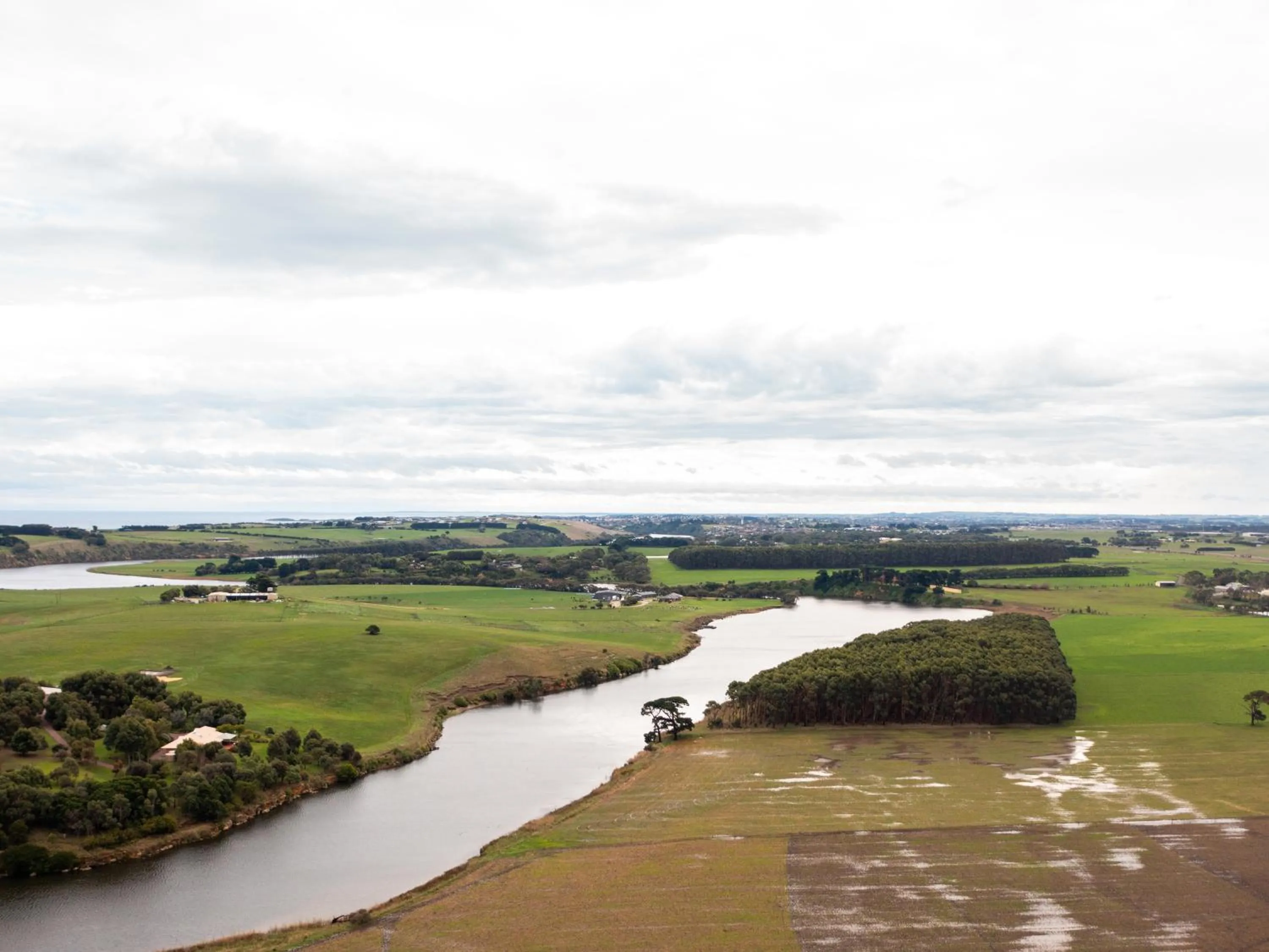 Natural landscape in NRMA Warrnambool Riverside Holiday Park