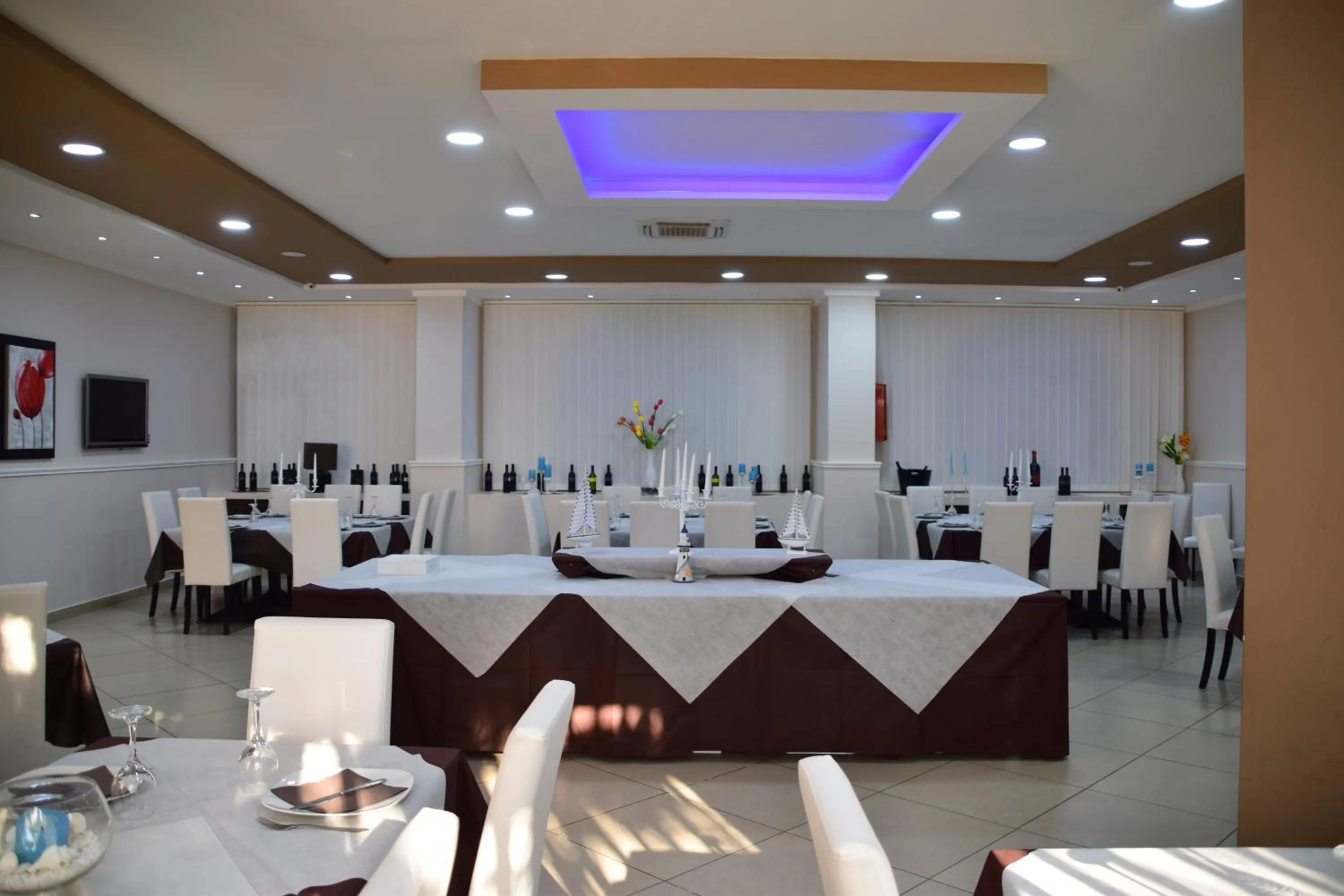 Restaurant/places to eat in Mg Palace Hotel Costa del Sole