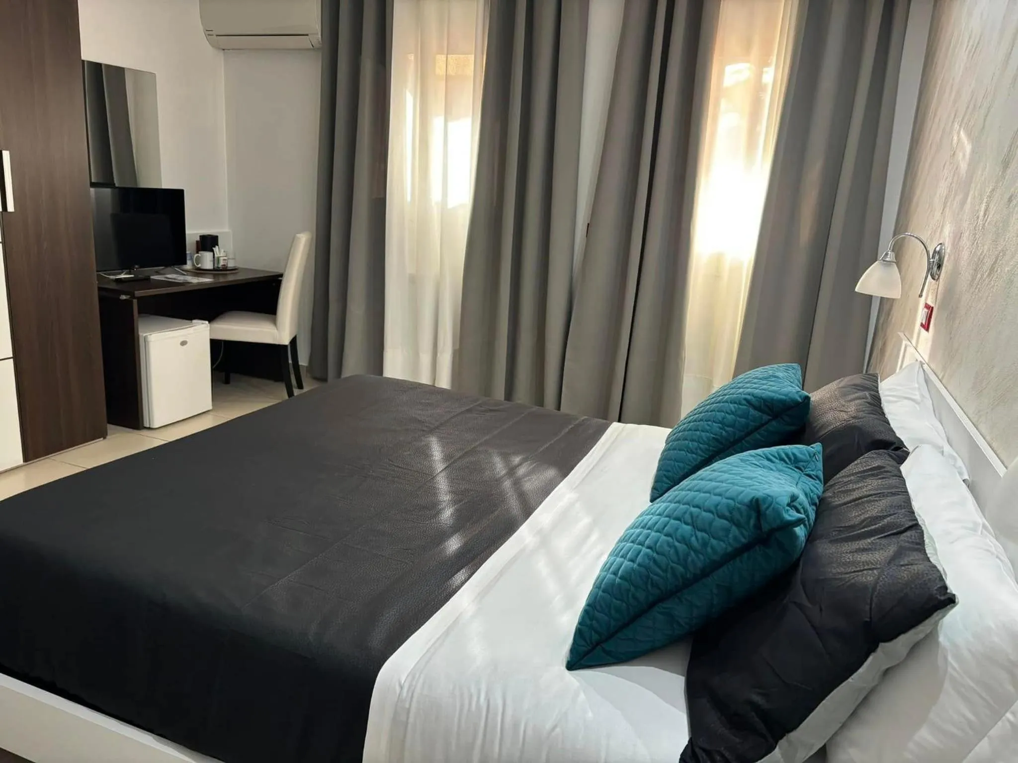 Bedroom, Bed in Mg Palace Hotel Costa del Sole