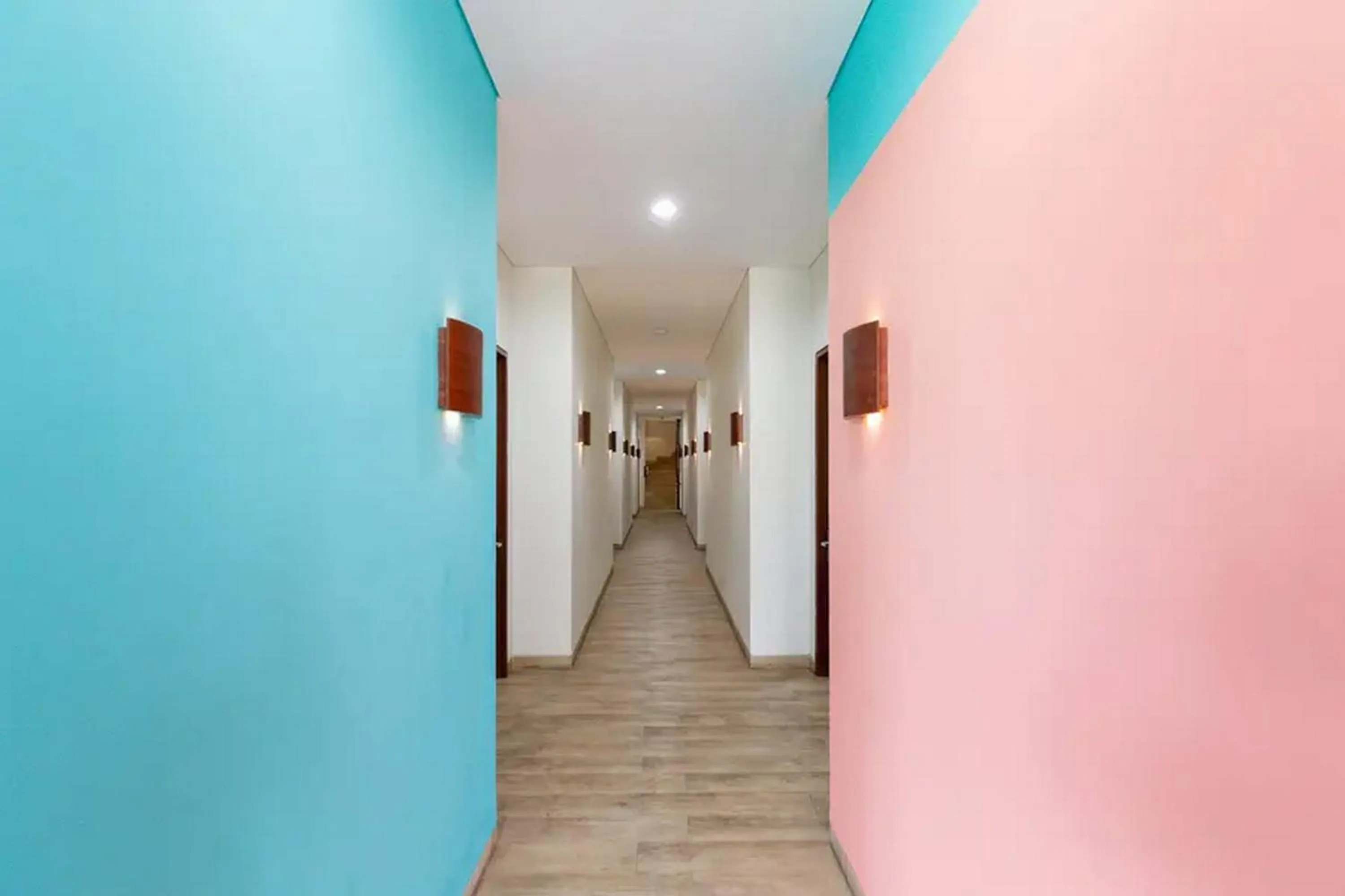 Property building in Sans Hotel Rajawali Surabaya by RedDoorz