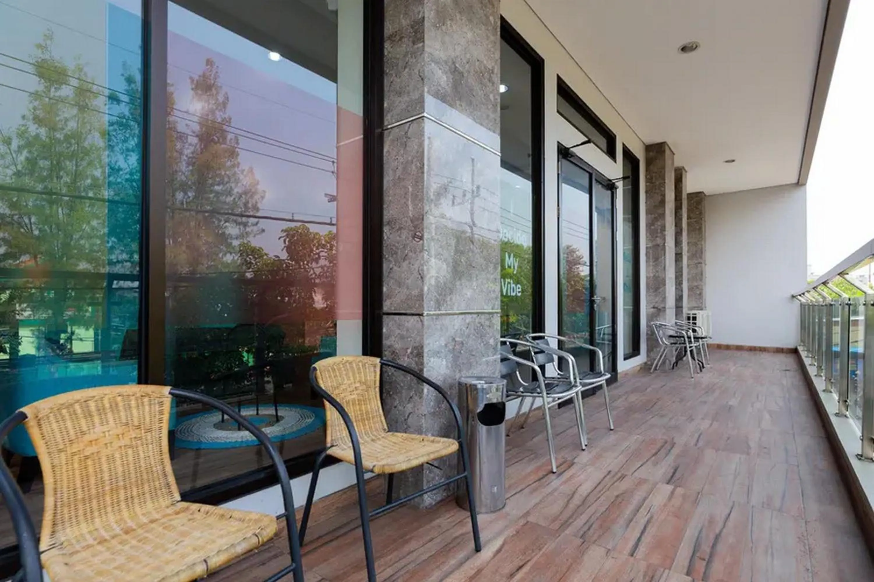 Balcony/Terrace in Sans Hotel Rajawali Surabaya by RedDoorz