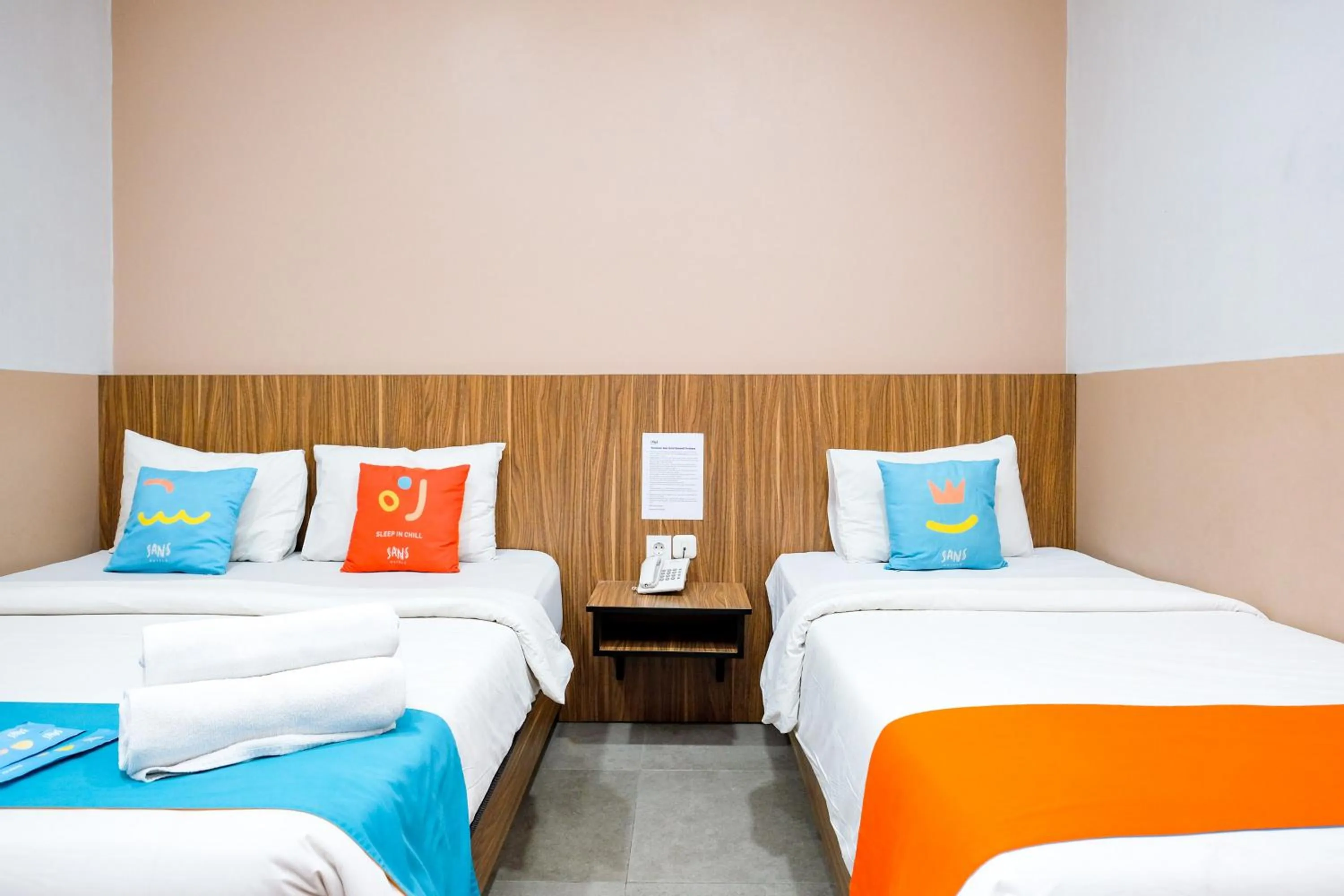 Bedroom, Bed in Sans Hotel Rajawali Surabaya by RedDoorz