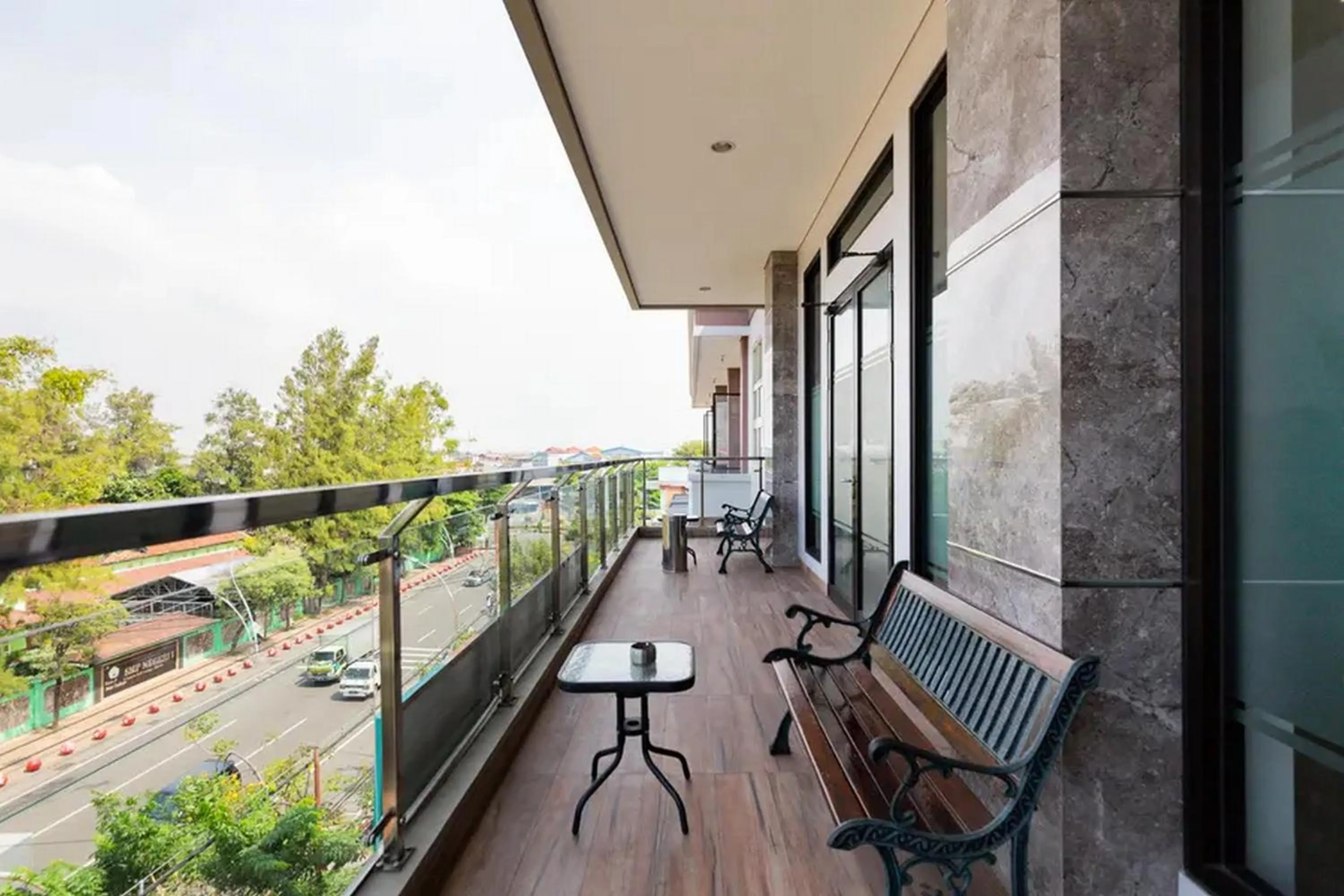 Balcony/Terrace in Sans Hotel Rajawali Surabaya by RedDoorz