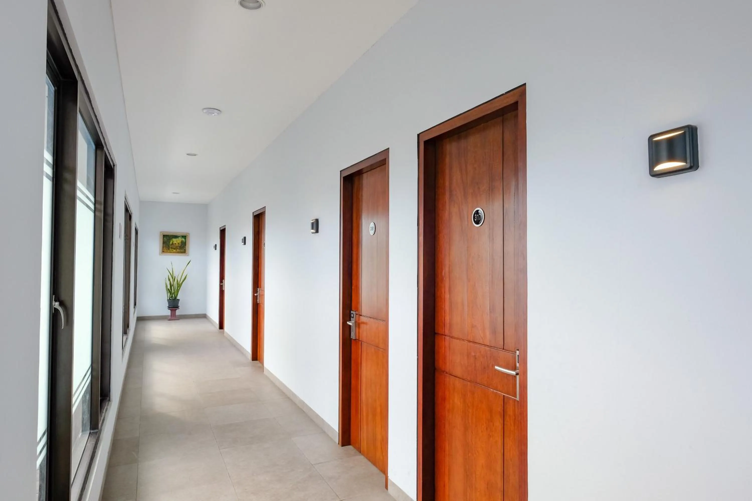 Property building in Sans Hotel Rajawali Surabaya by RedDoorz