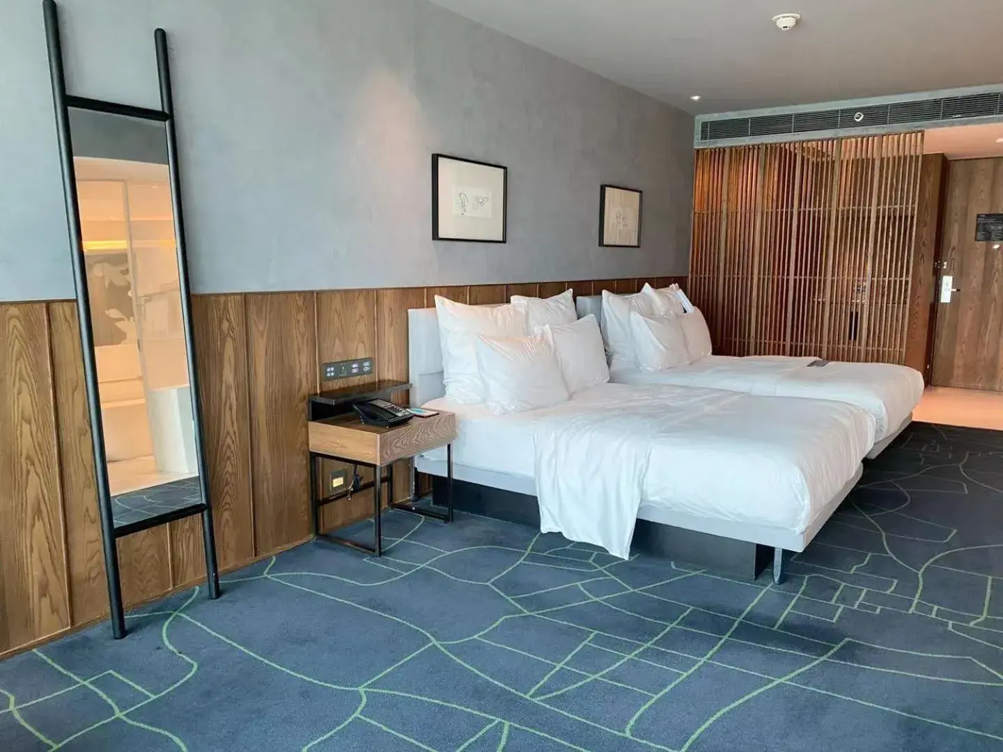 Club Double Room with Two Double Beds - Club Level in Le Meridien Zhengzhou Club Double Room with Two Double Beds - Club Level in Le Meridien Zhengzhou