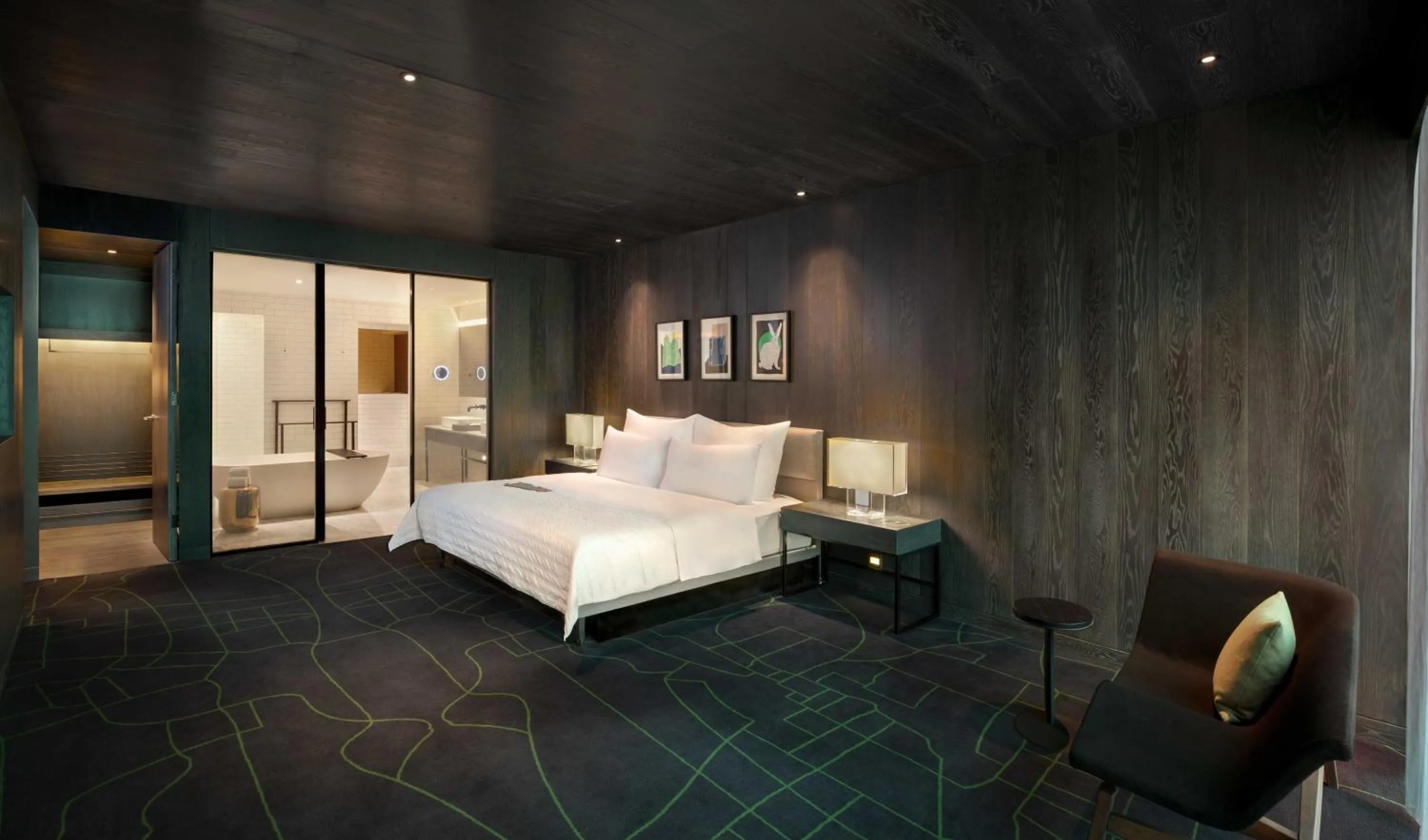 Bed in Le Meridien Zhengzhou