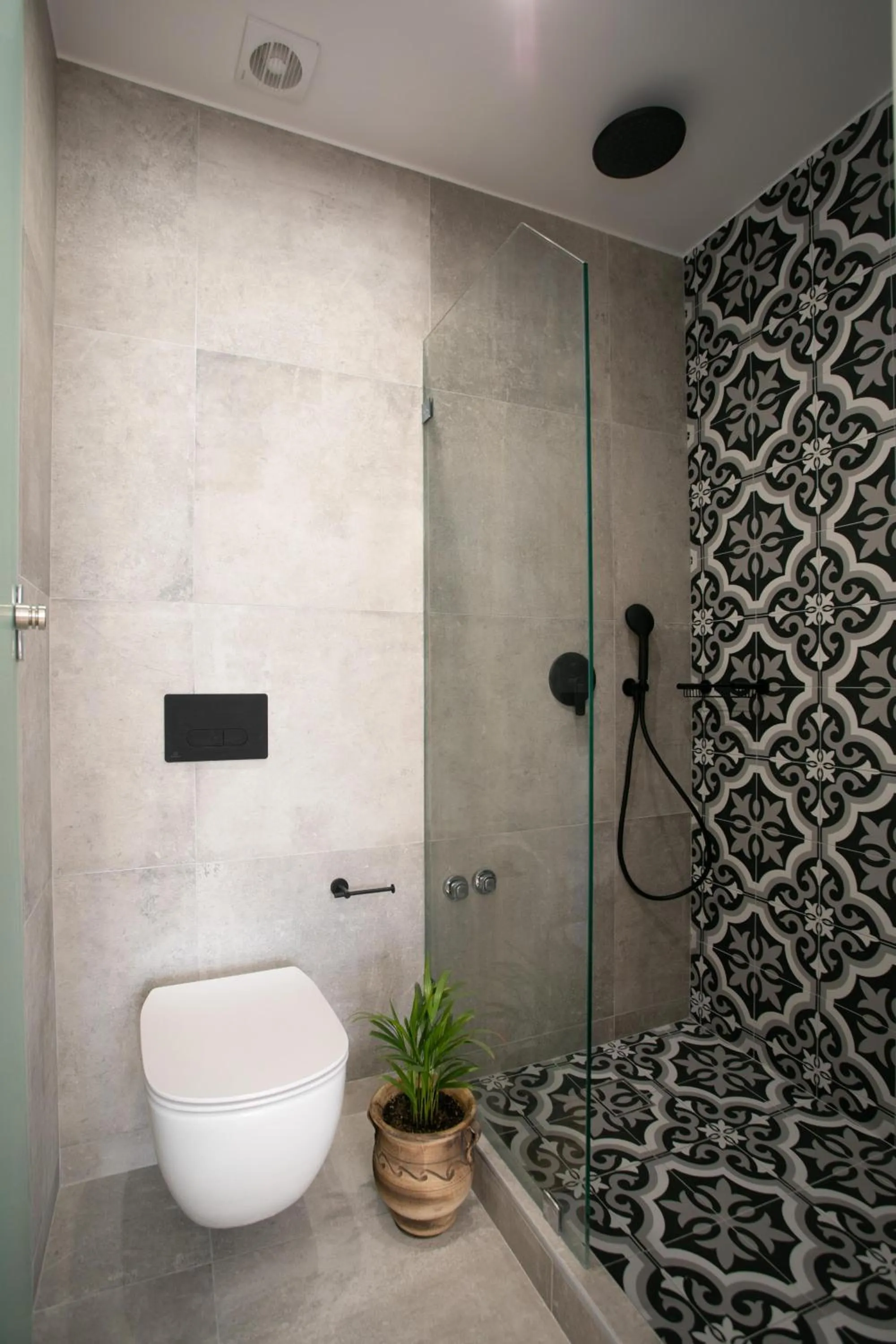 Shower in Adama's Suites Naxos