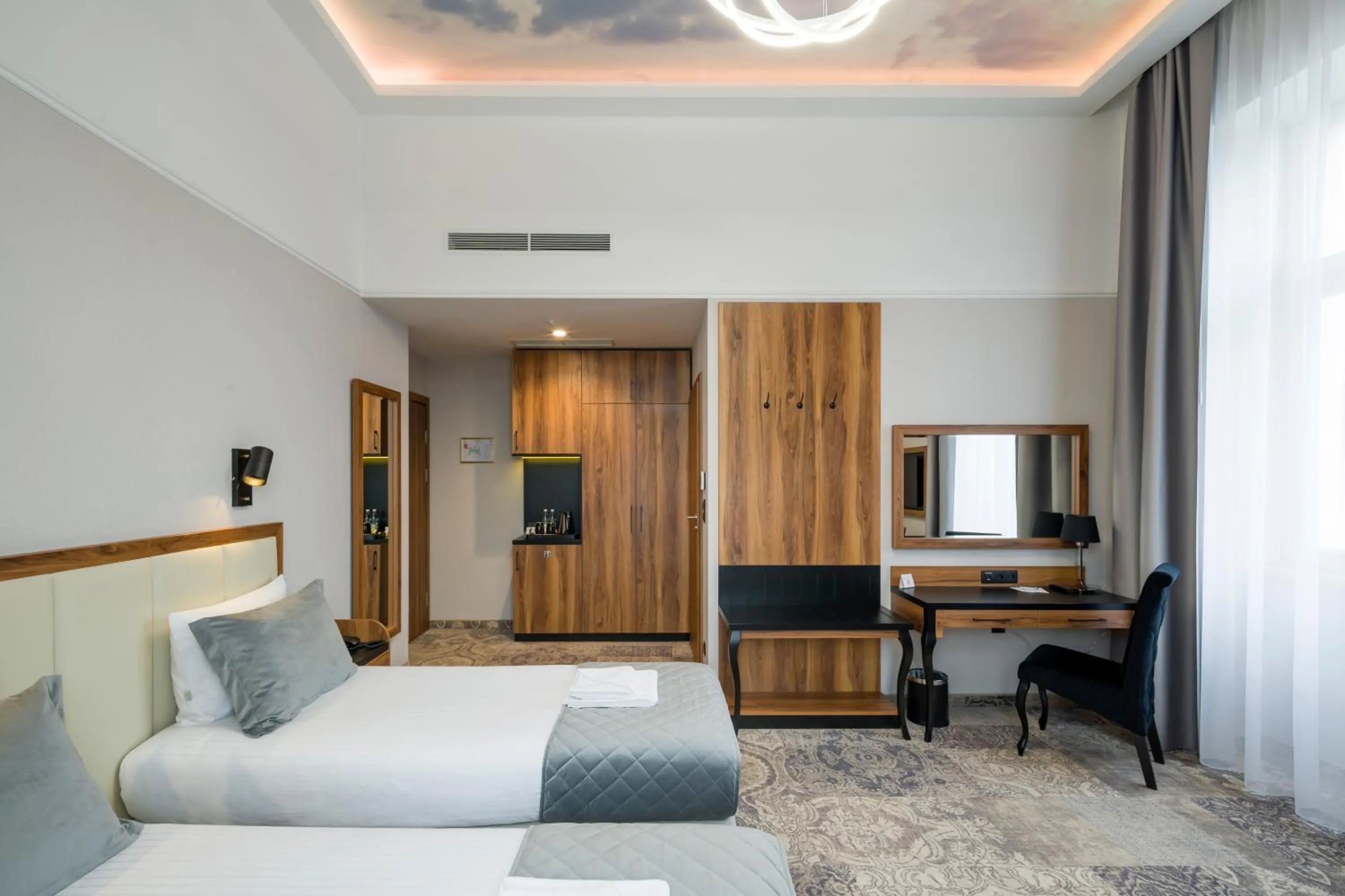 Photo of the whole room, Bed in Sky Hotel Kraków