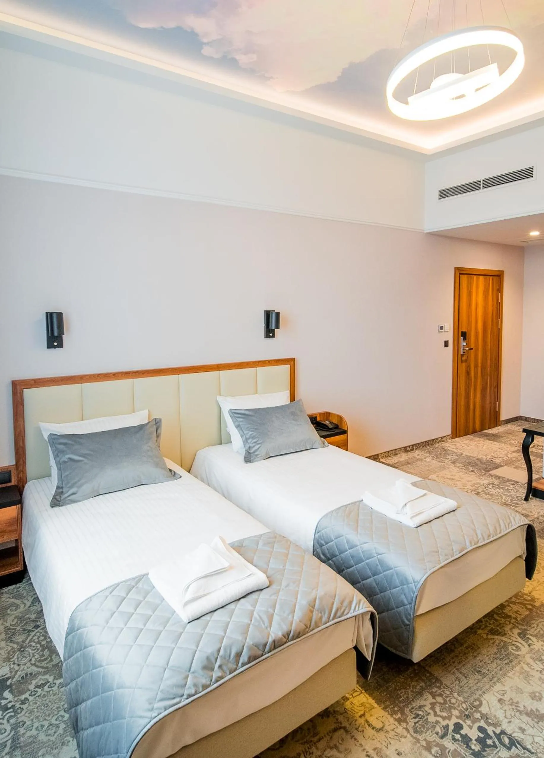 Bed in Sky Hotel Kraków