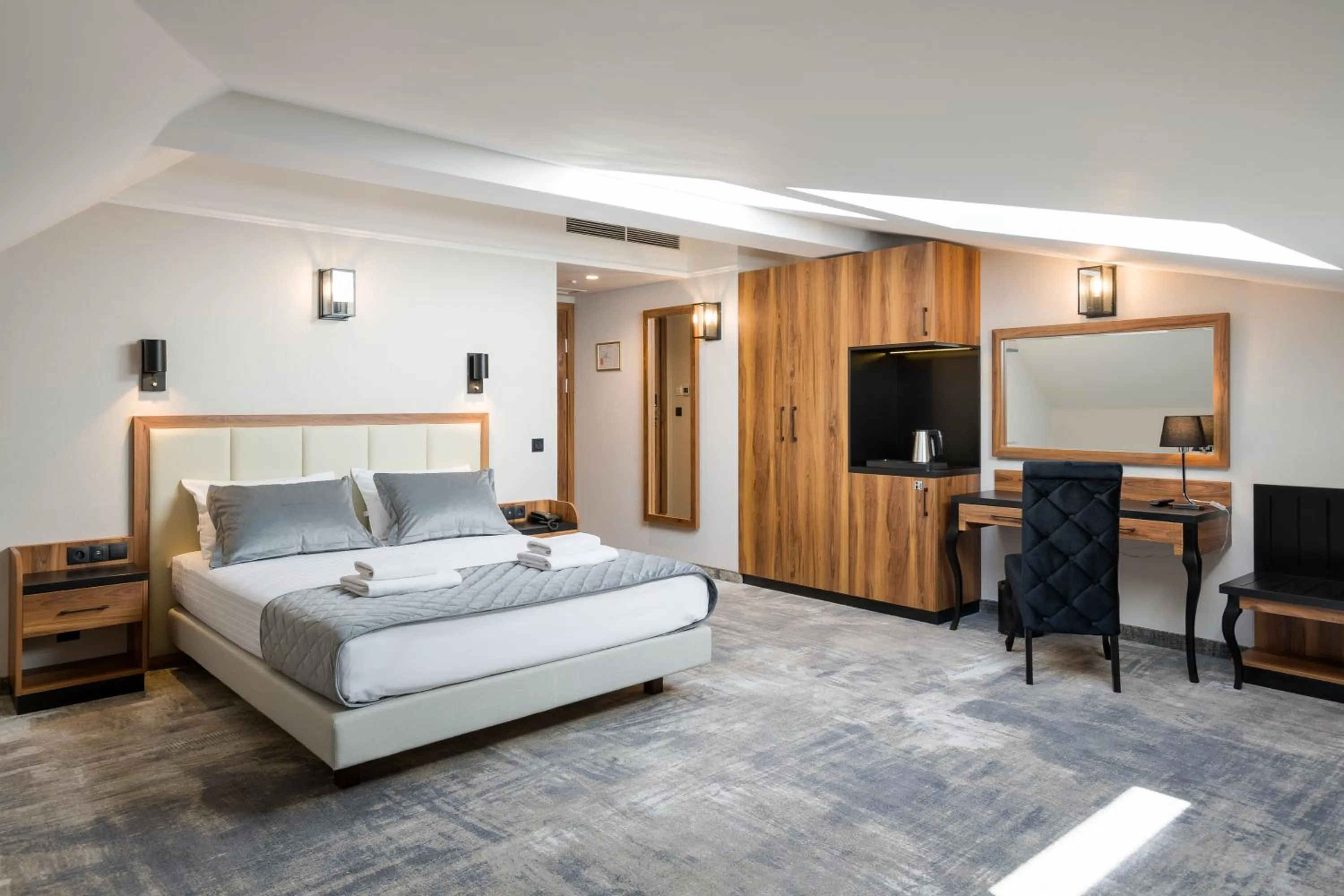 Photo of the whole room, Bed in Sky Hotel Kraków