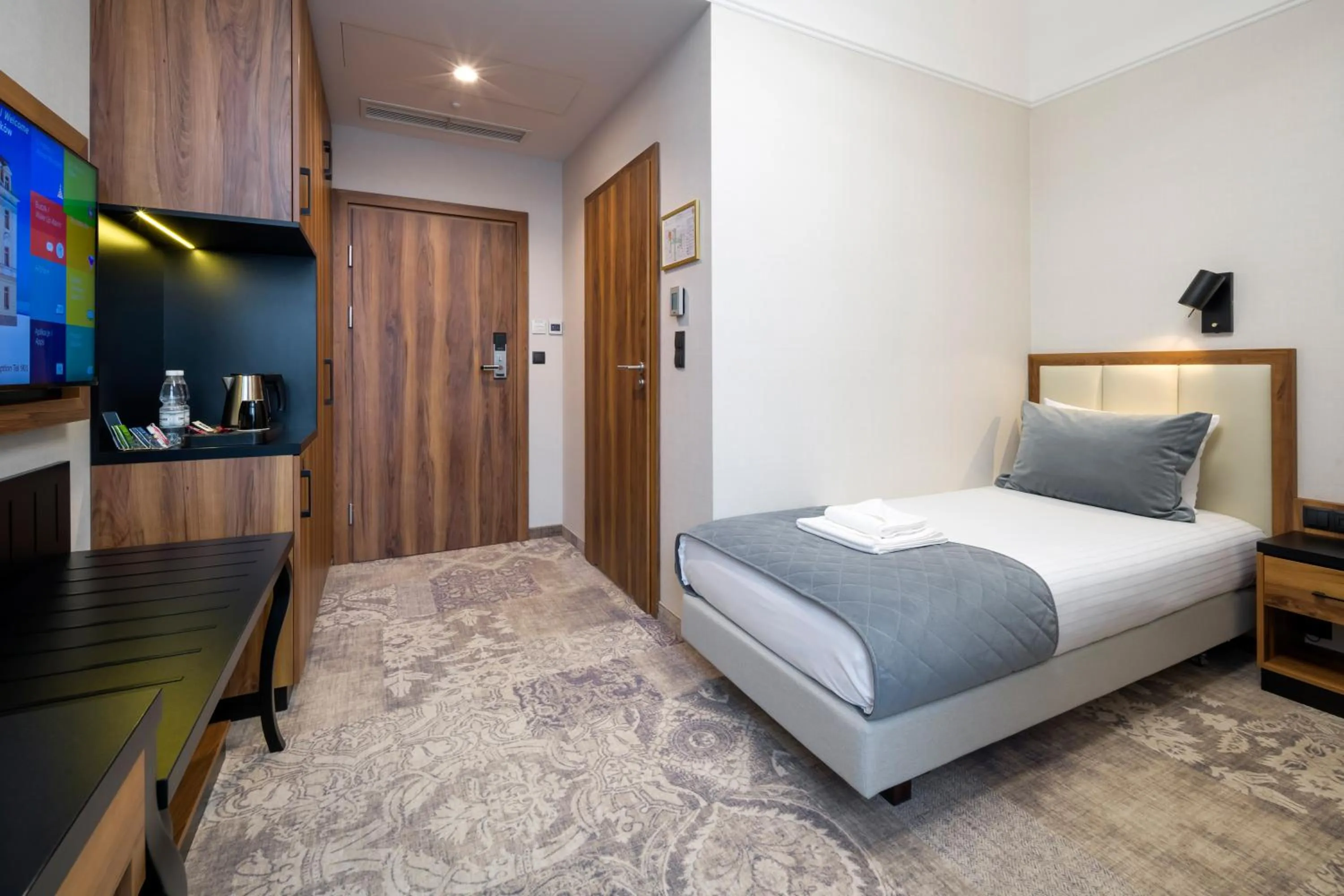 Photo of the whole room, Bed in Sky Hotel Kraków