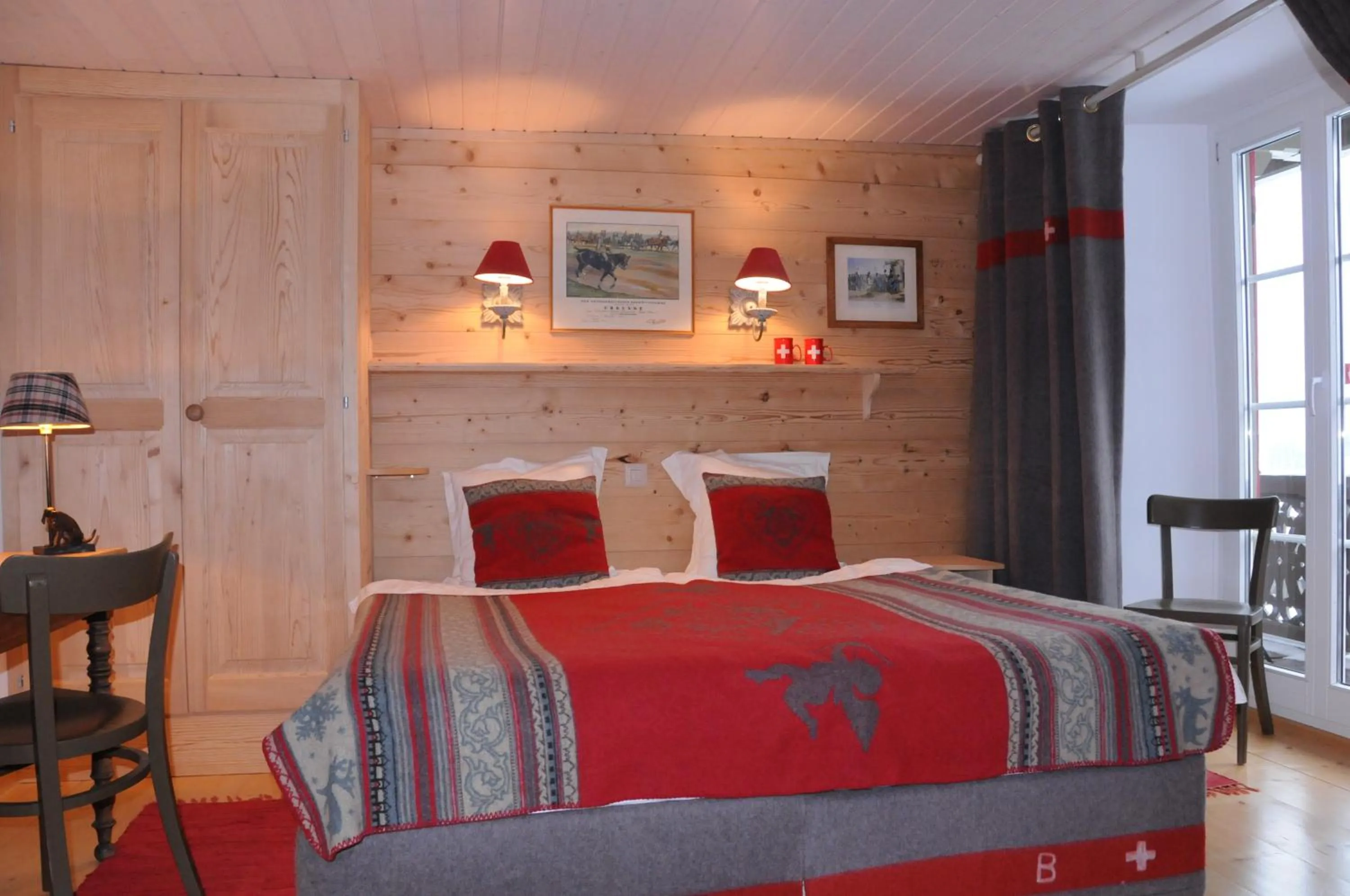 Bedroom, Bed in Historic Hotel du Pillon