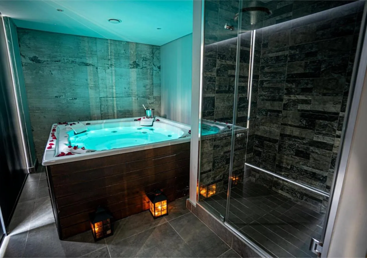 Hot Tub in The Catalyst Apartment Hotel by NEWMARK