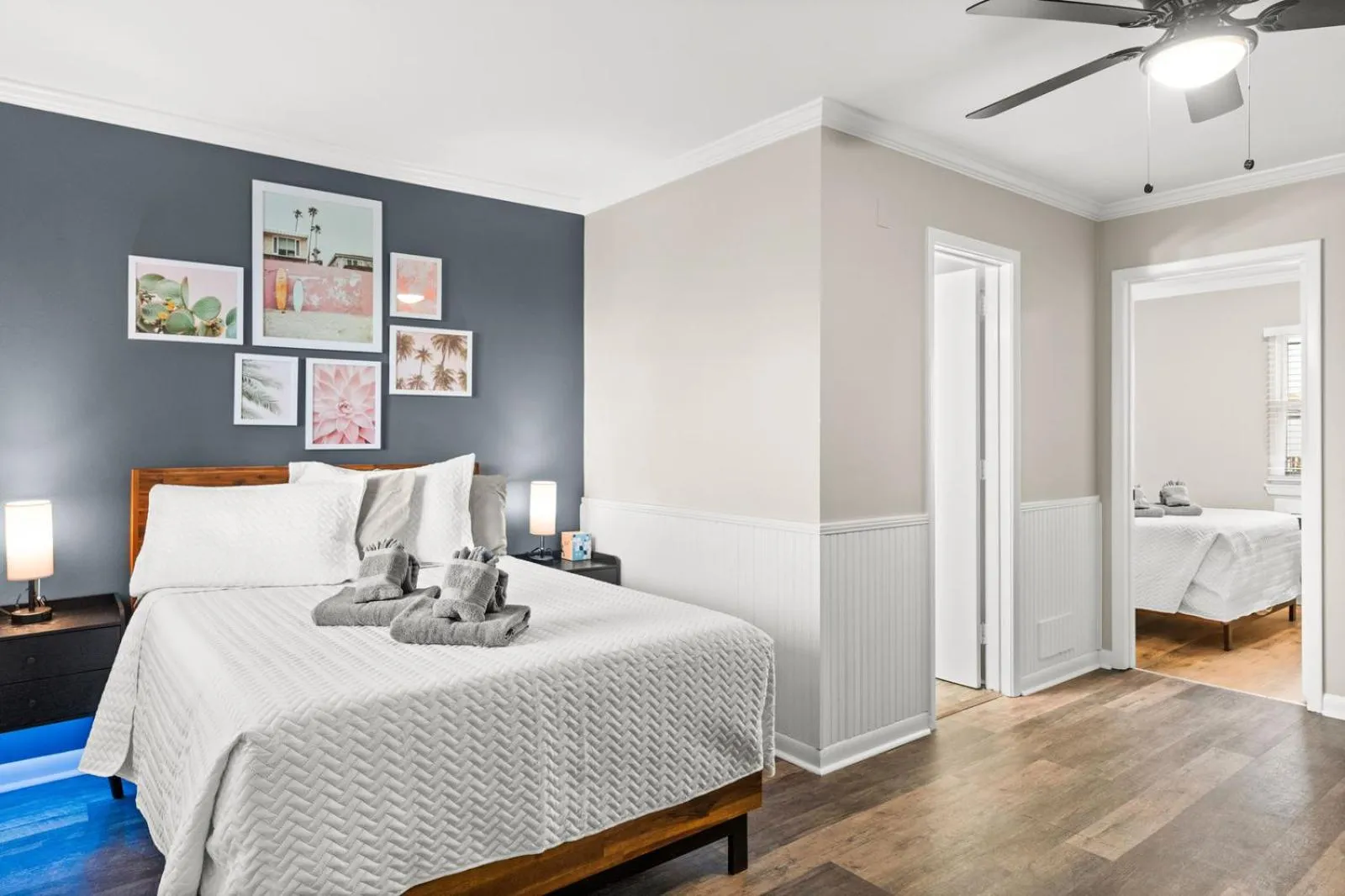 Photo of the whole room, Bed in Dry Dock Inn