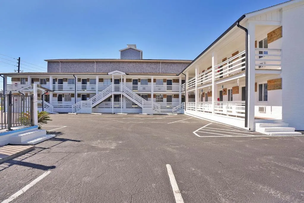 Parking in Dry Dock Inn