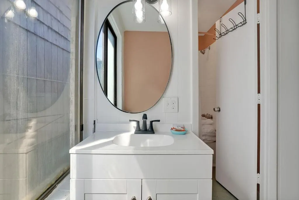 Bathroom in Dry Dock Inn