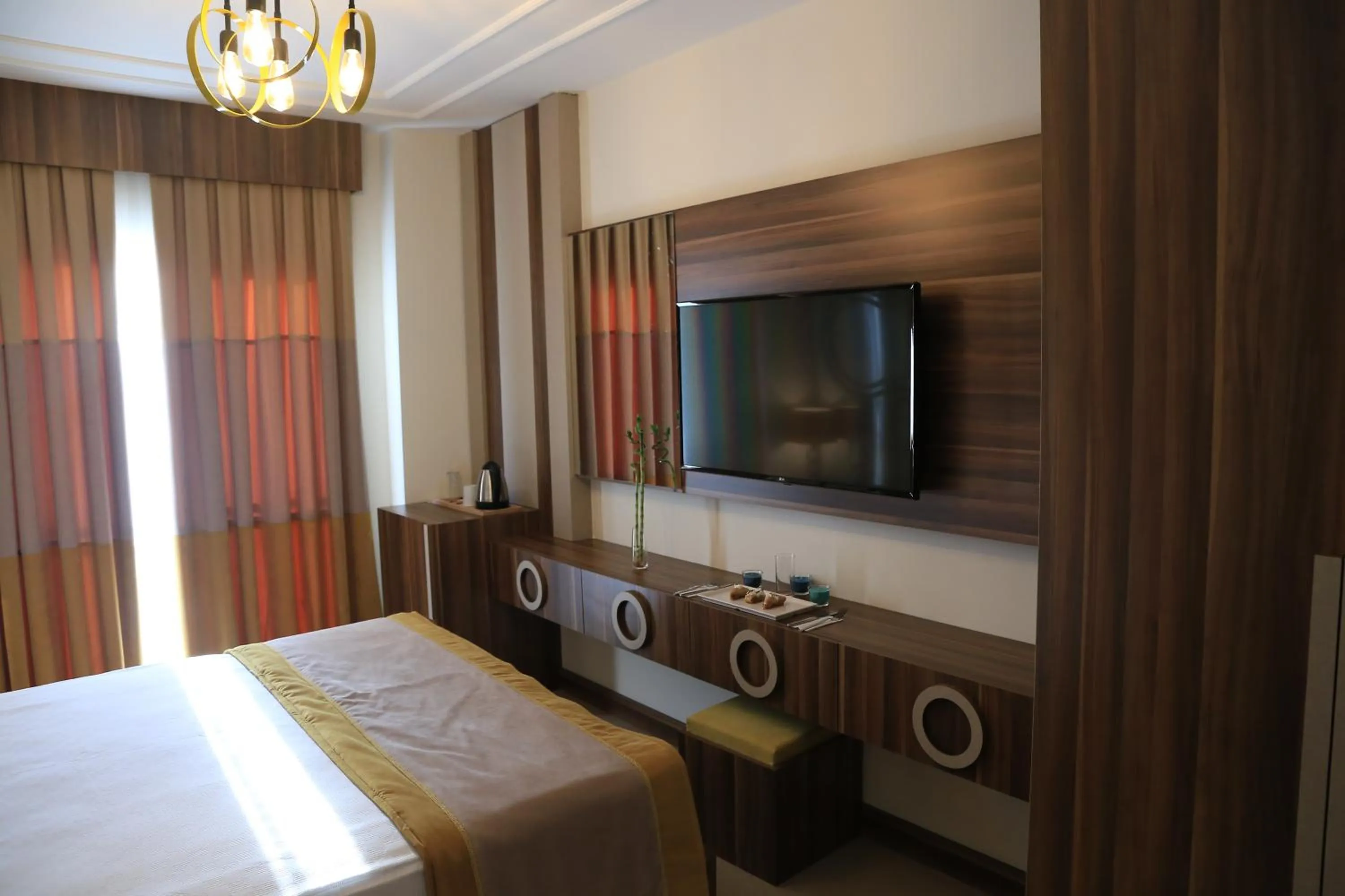 TV and multimedia, Bed in Burçman Hotel Vişne