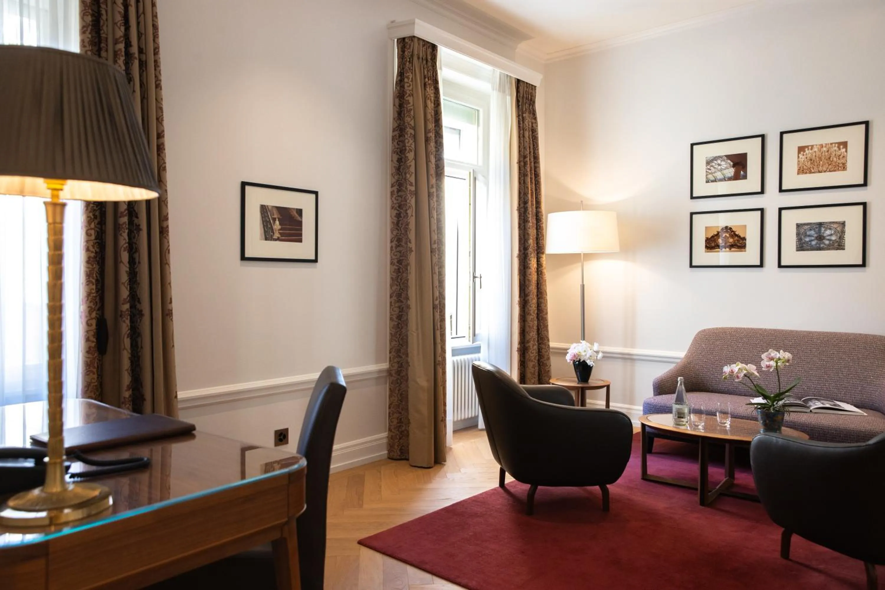 Living room in Hotel Bellevue Palace Bern