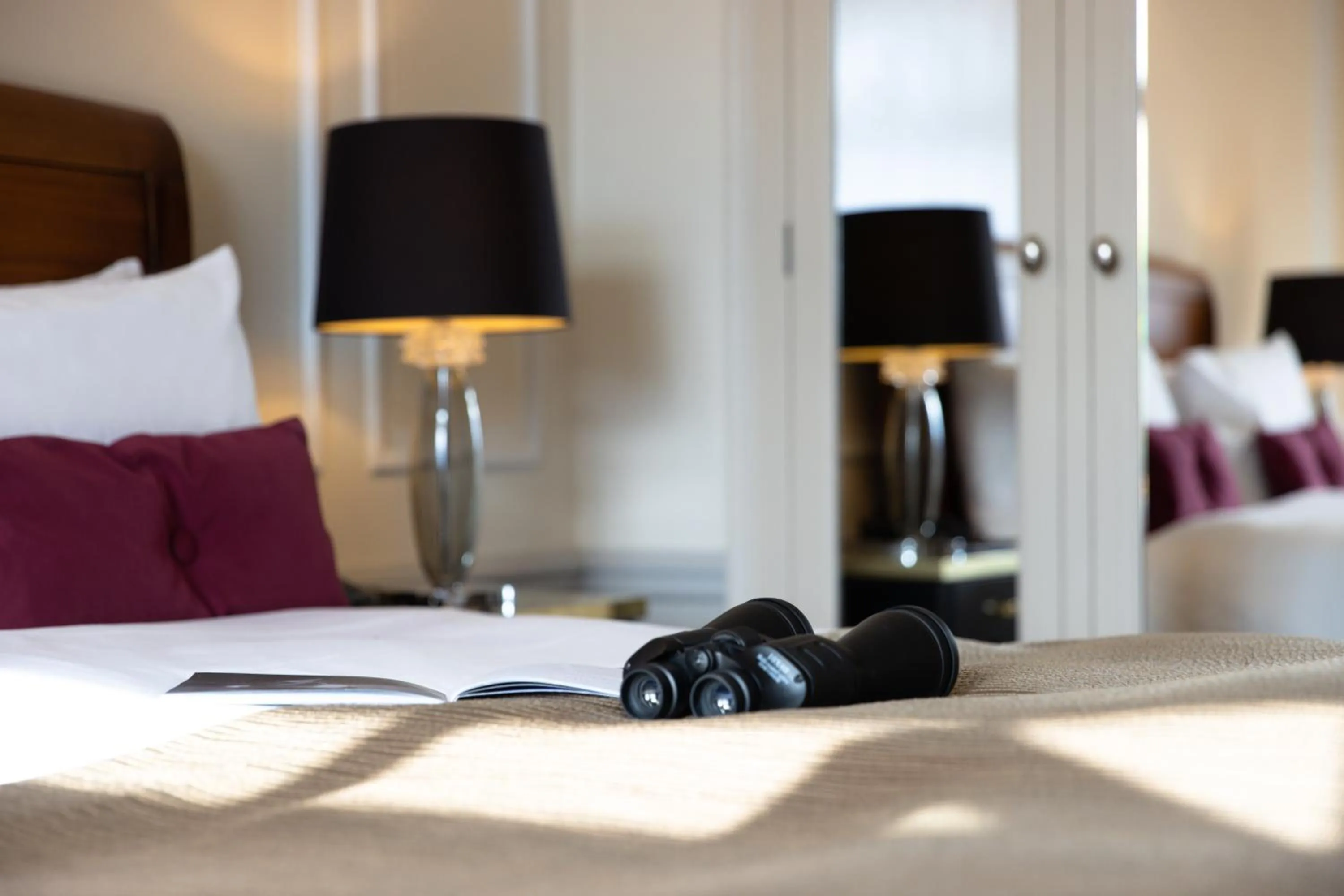 Bed in Hotel Bellevue Palace Bern