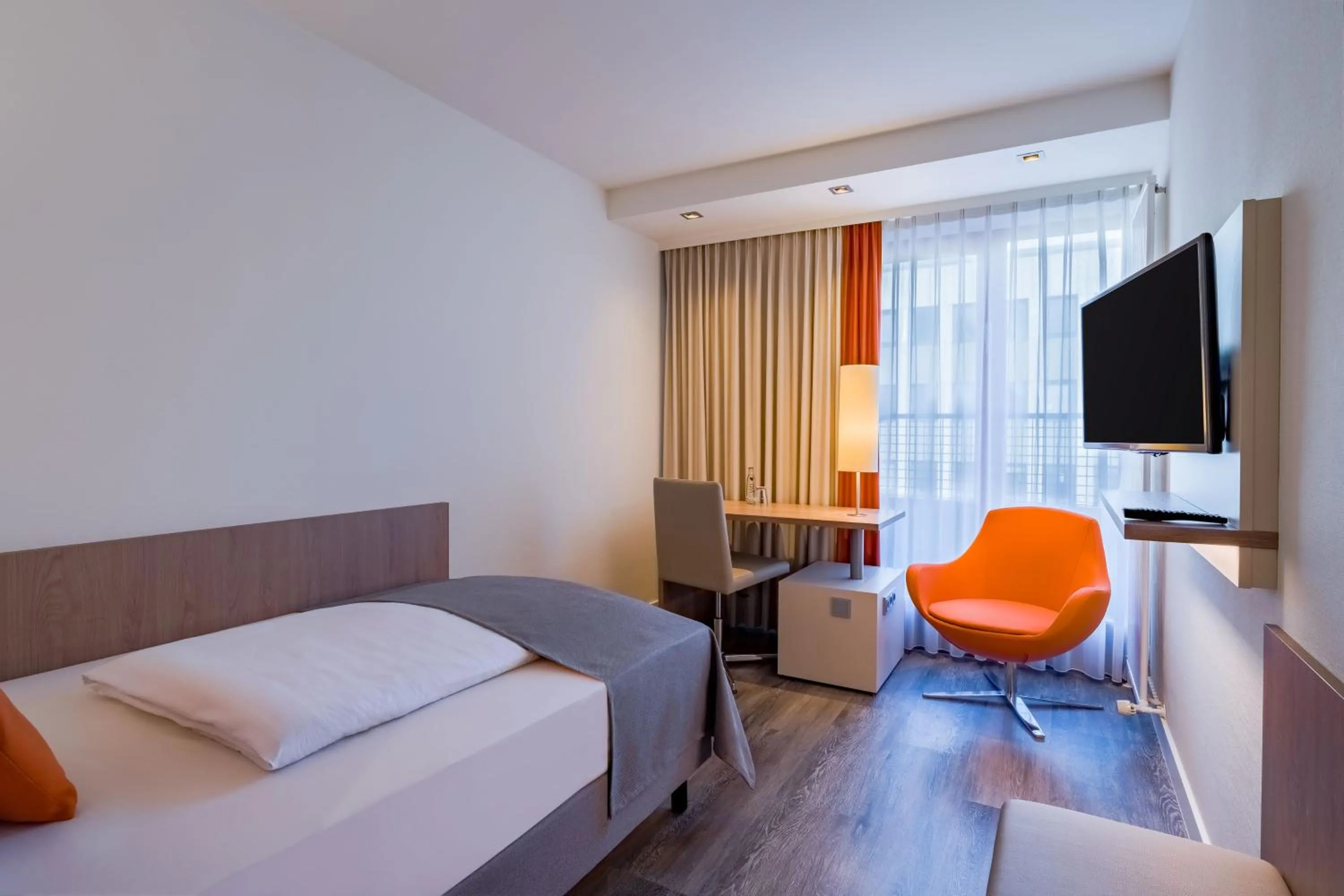 Bed in Kommerzhotel Köln