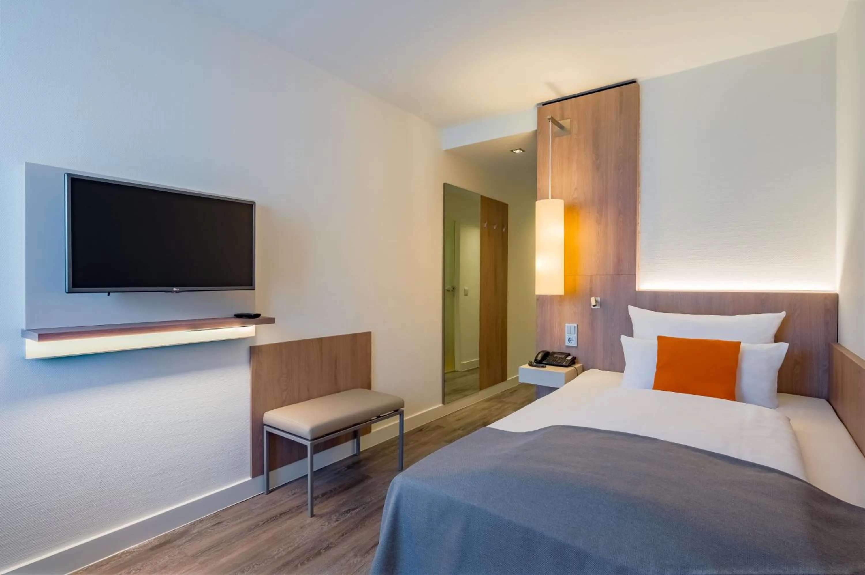 Bed in Kommerzhotel Köln