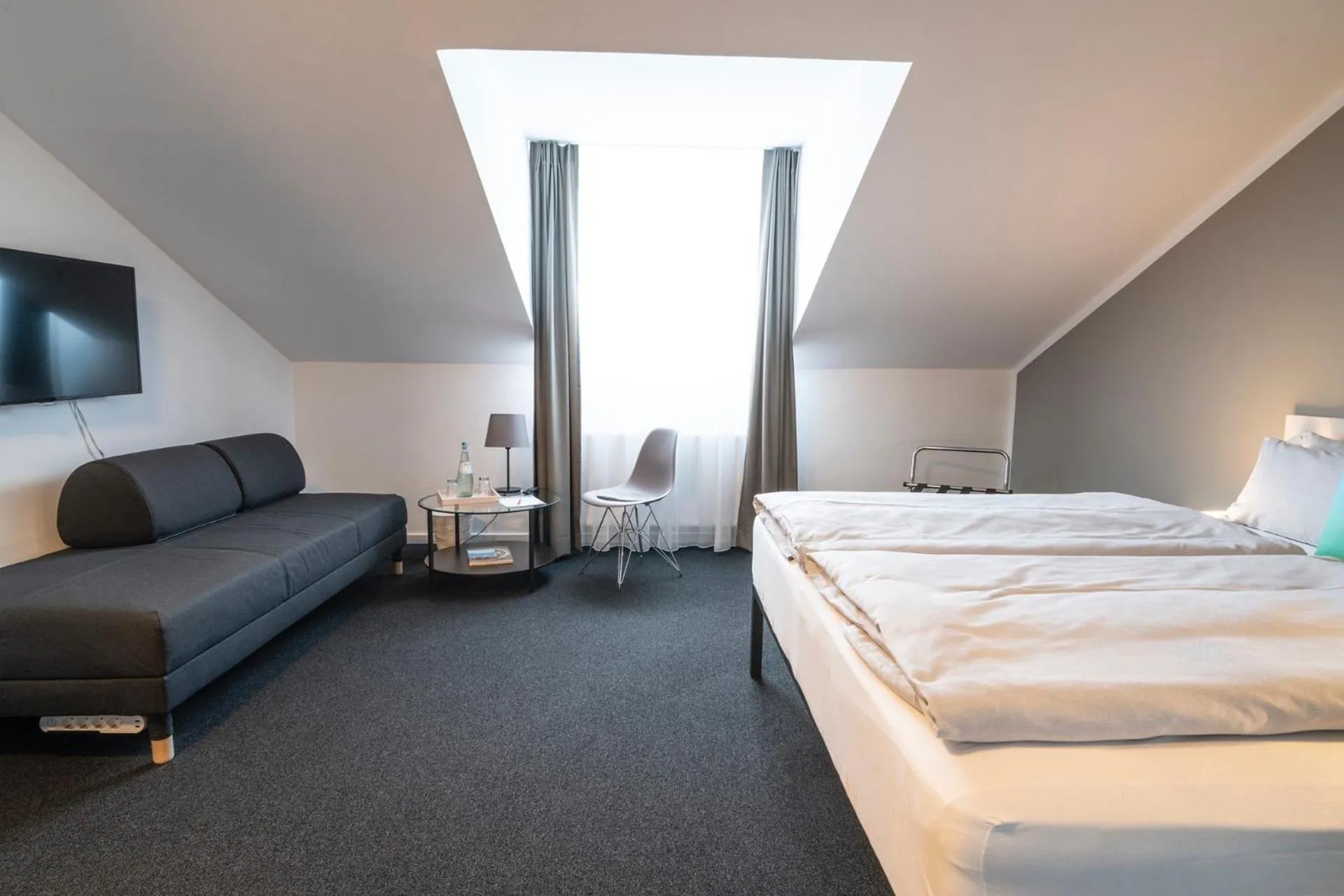 Photo of the whole room, Bed in BIG MAMA Leipzig