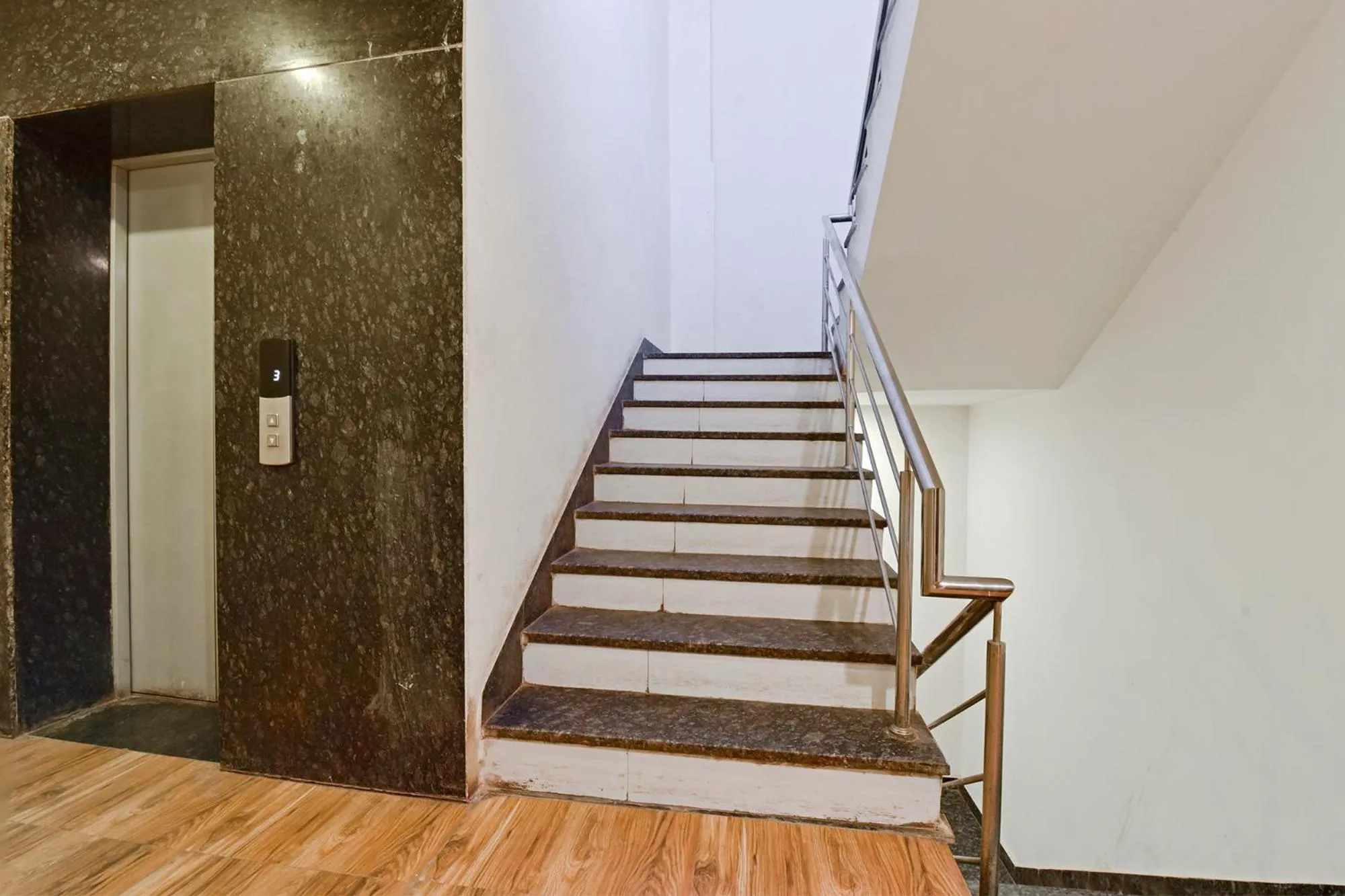 Lobby or reception in OYO 79651 TownHouse OTH Buddhi