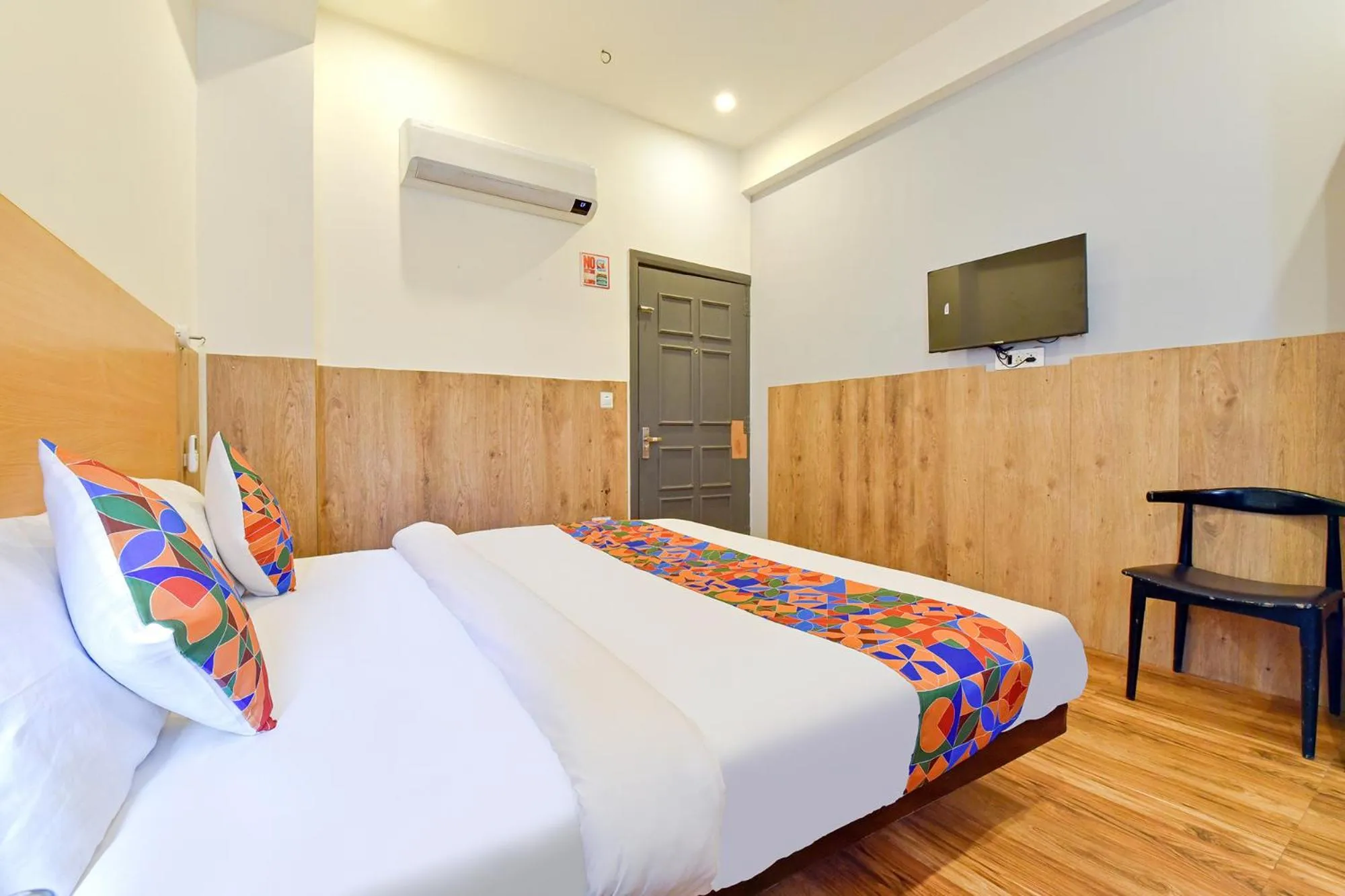 Bed in OYO 79651 TownHouse OTH Buddhi