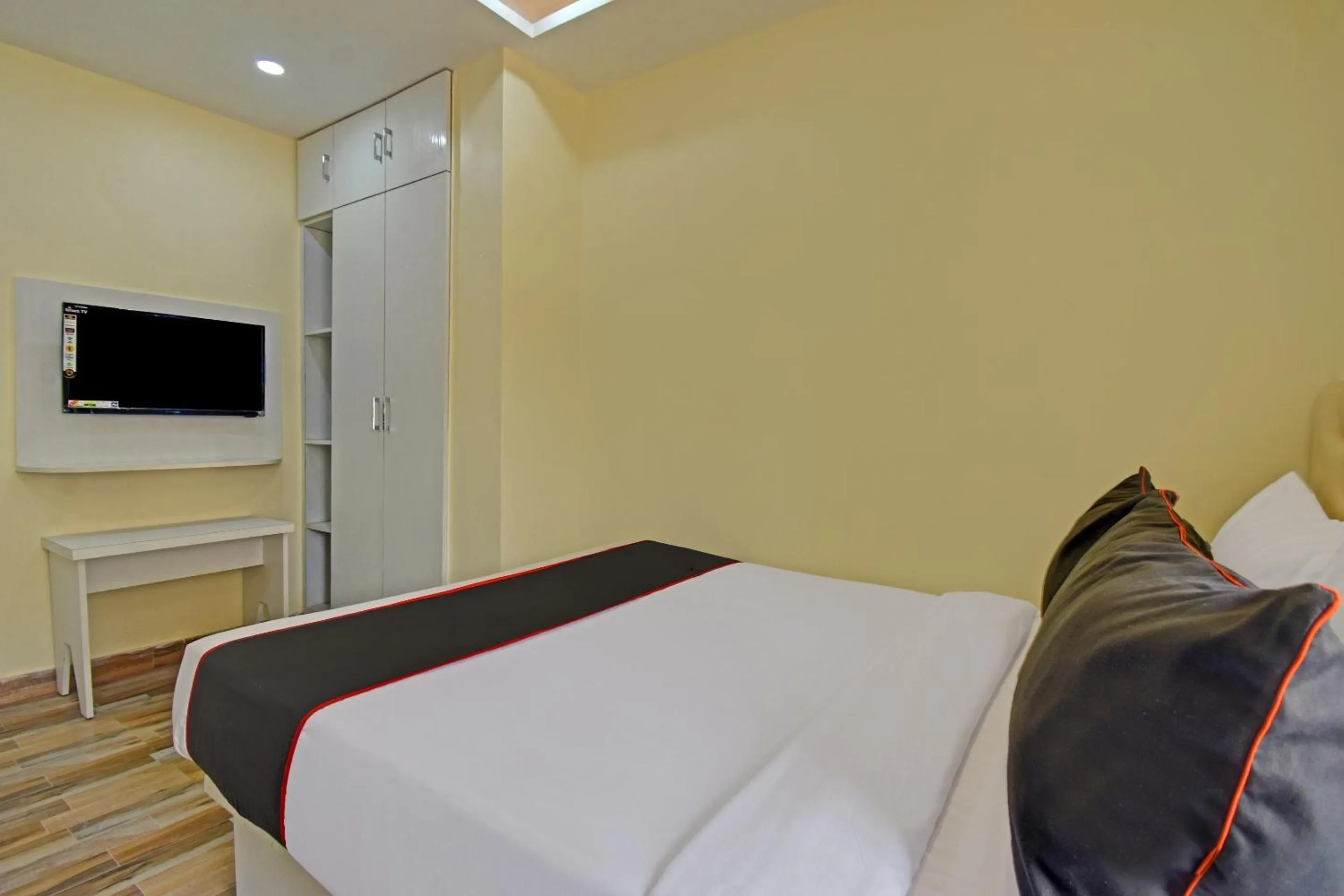 Bedroom, Bed in Super Collection O Ketan Regency Near Acropolis Mall