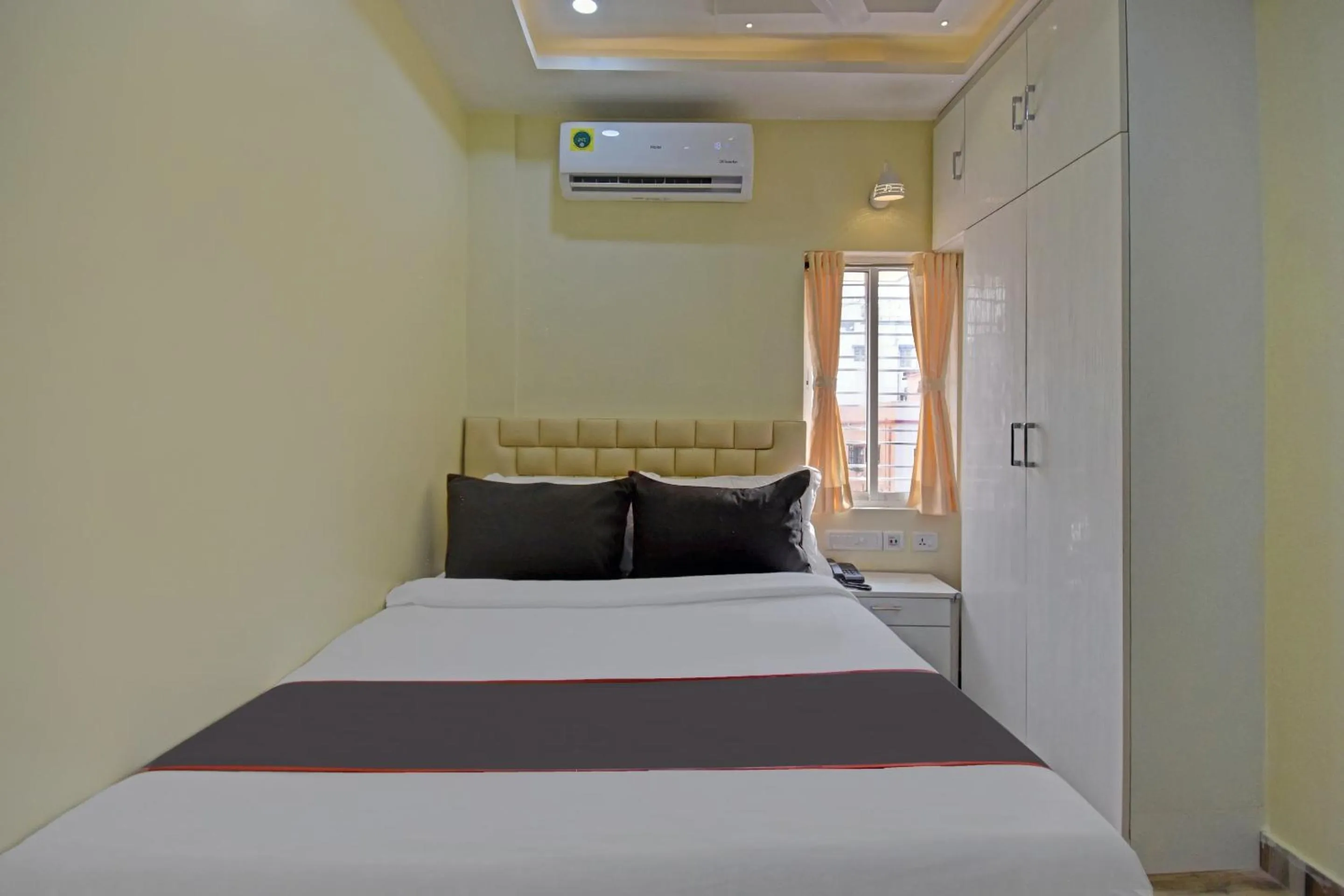 Bedroom, Bed in Super Collection O Ketan Regency Near Acropolis Mall