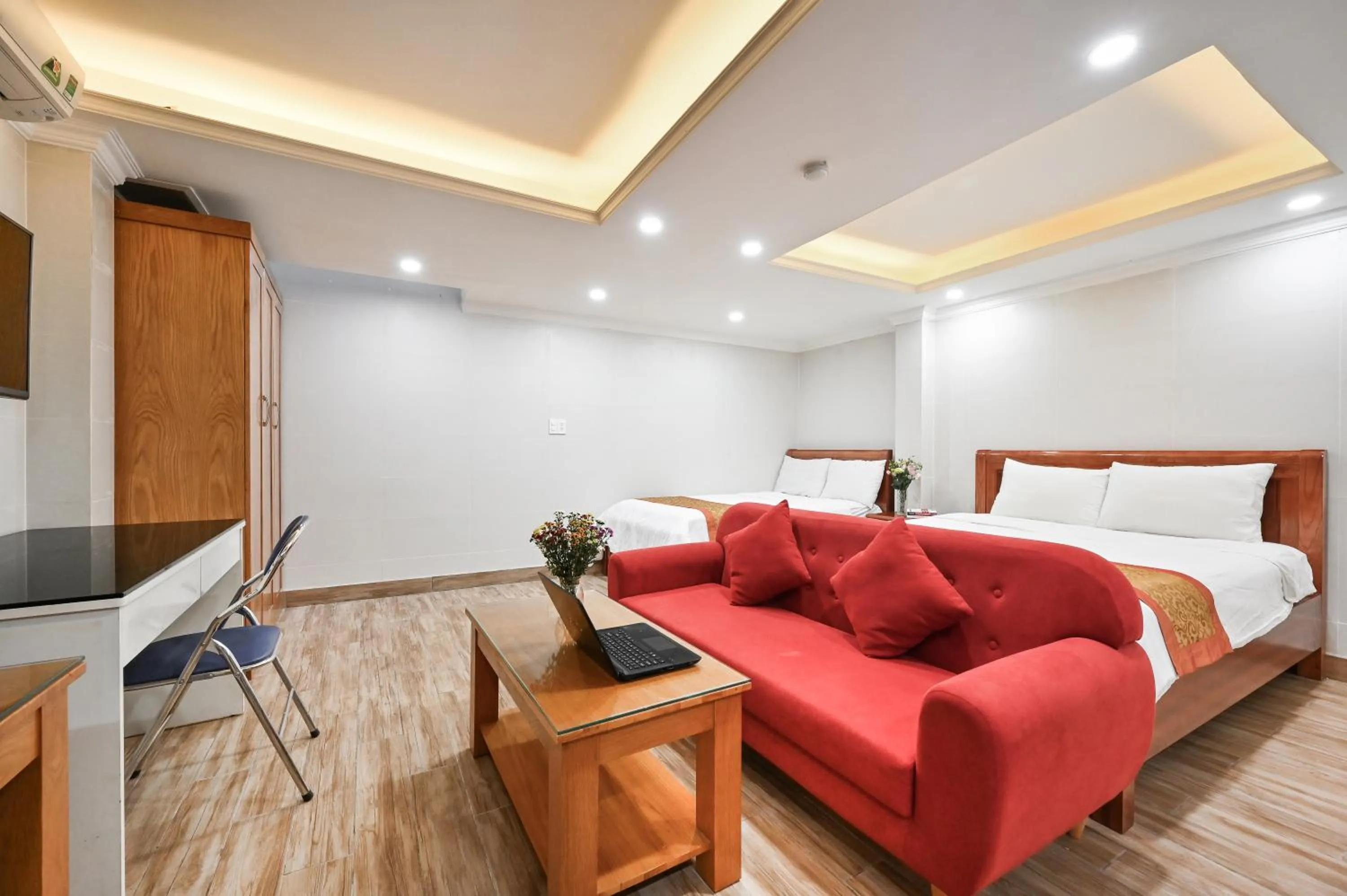Living room, Bed in Genie Hotel & Serviced Apartments