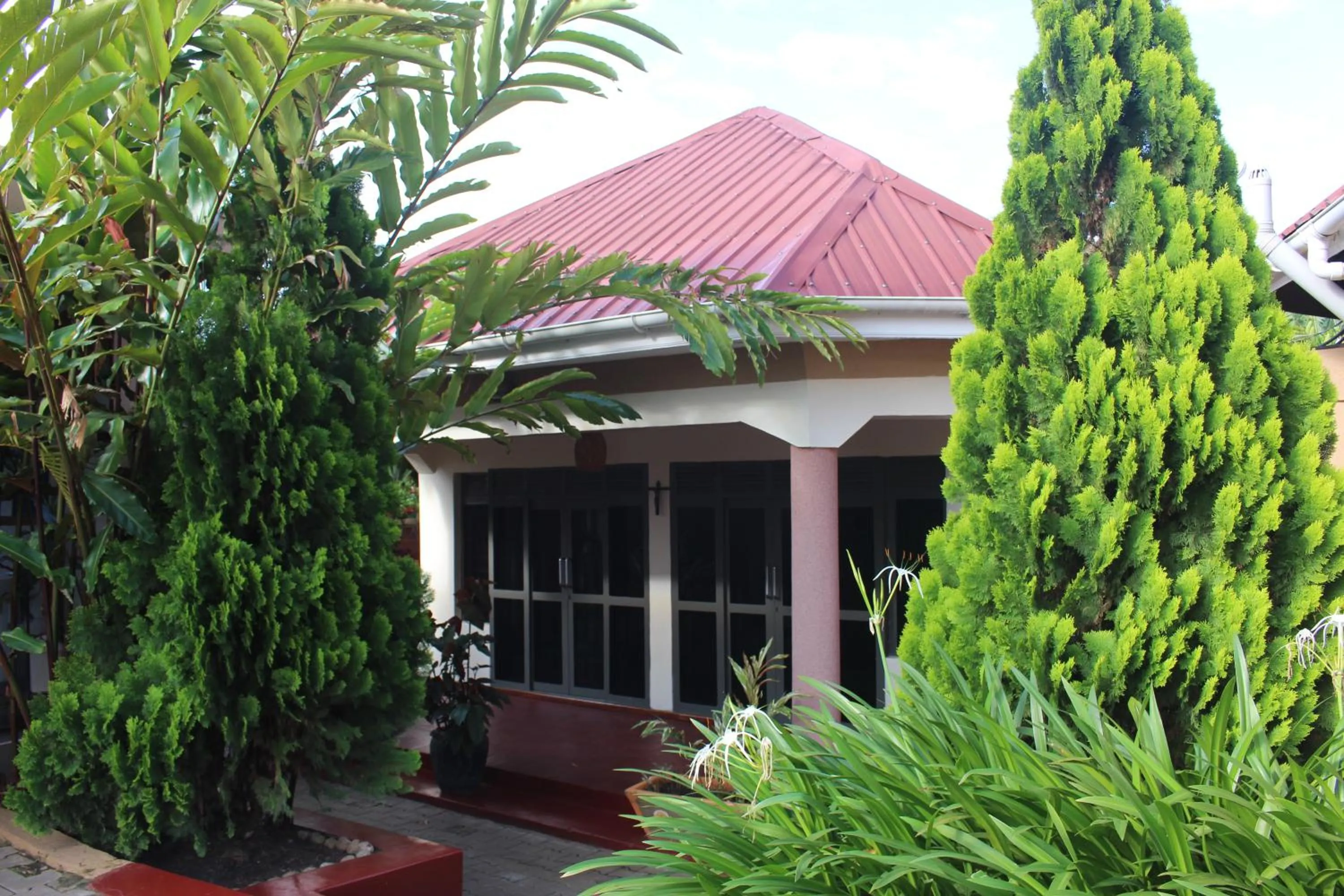 Montane Safaris Hotel