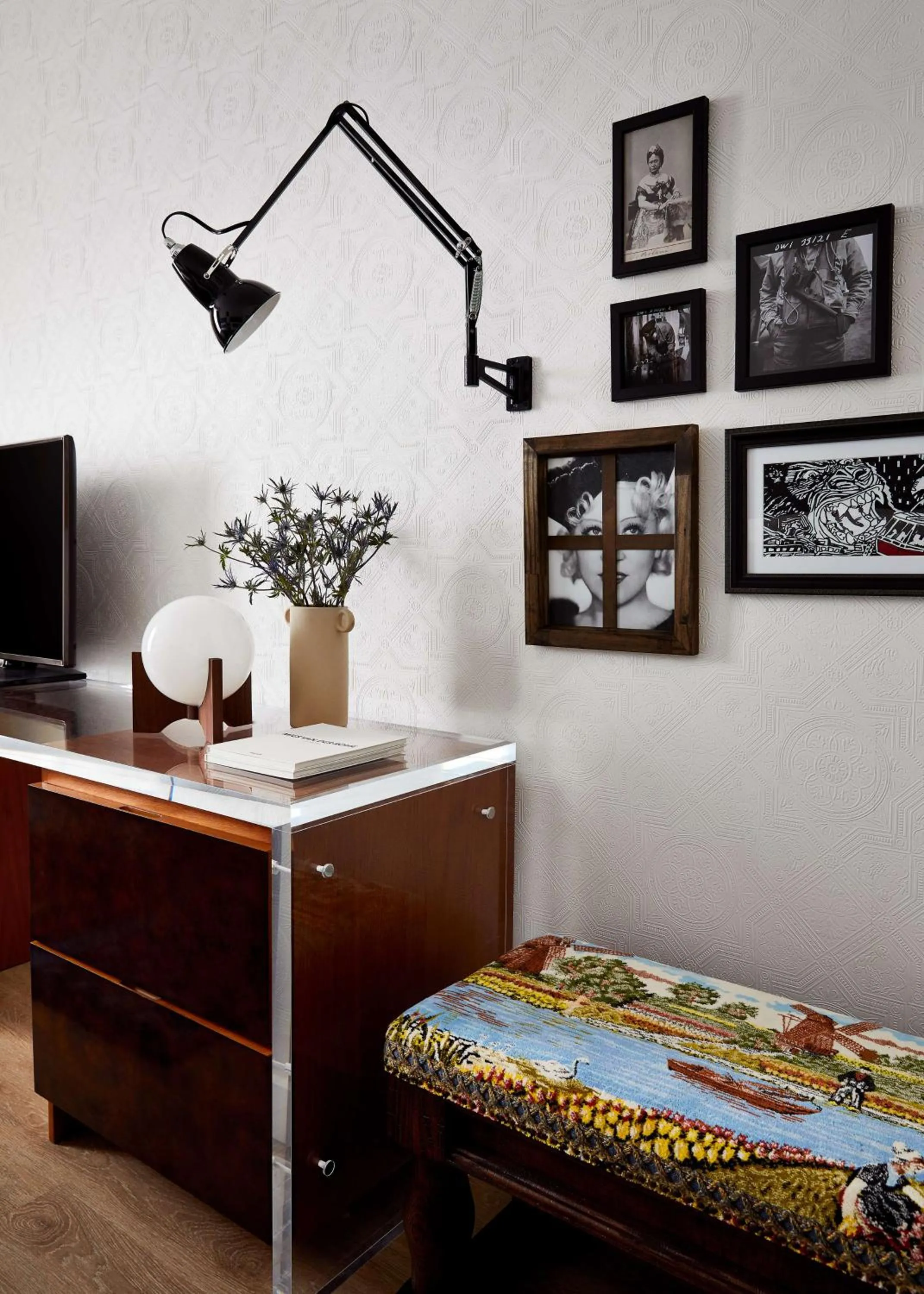 Bedroom in Graduate by Hilton New York