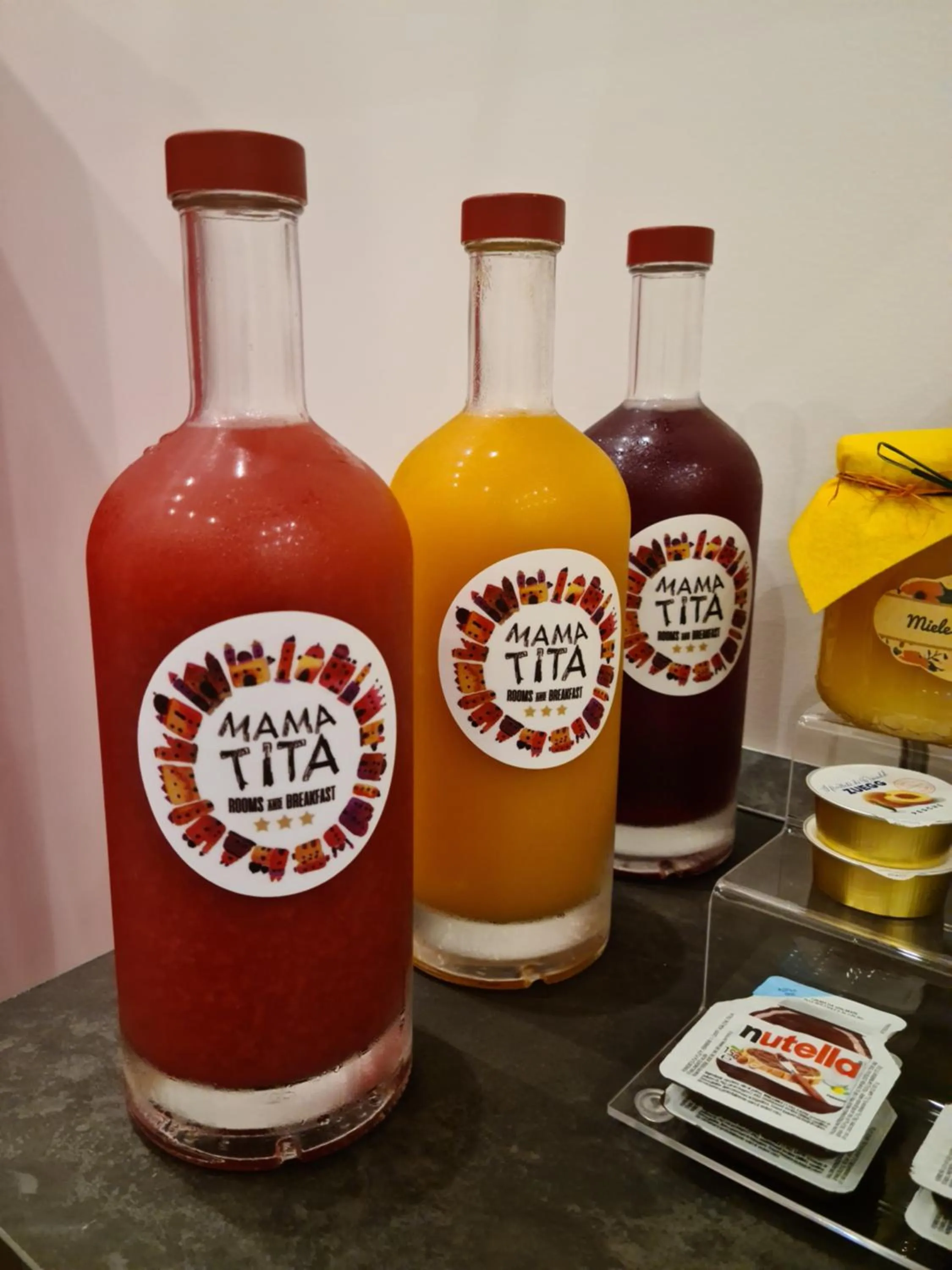 Breakfast in Mama Tita Rooms and Breakfast