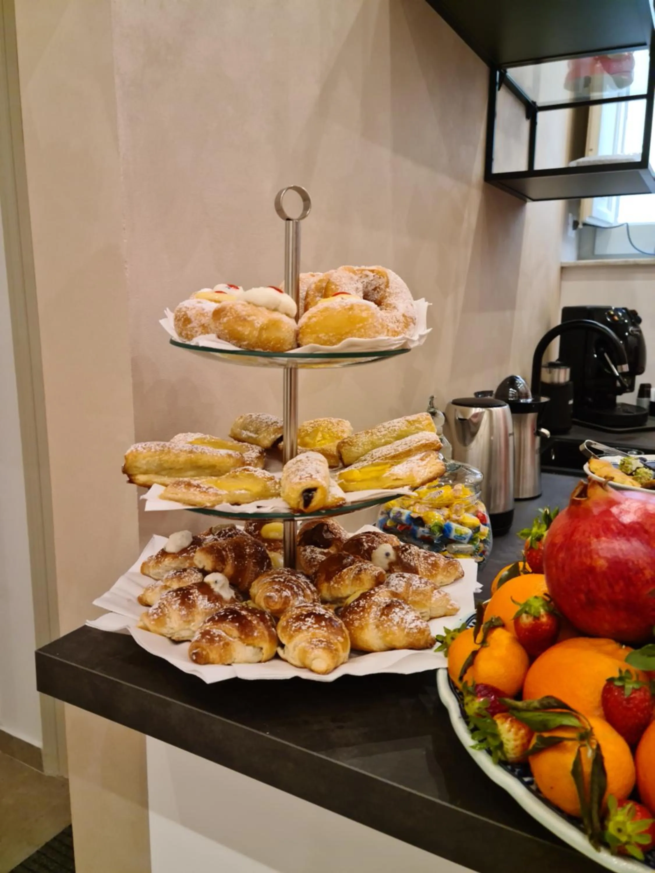 Breakfast in Mama Tita Rooms and Breakfast