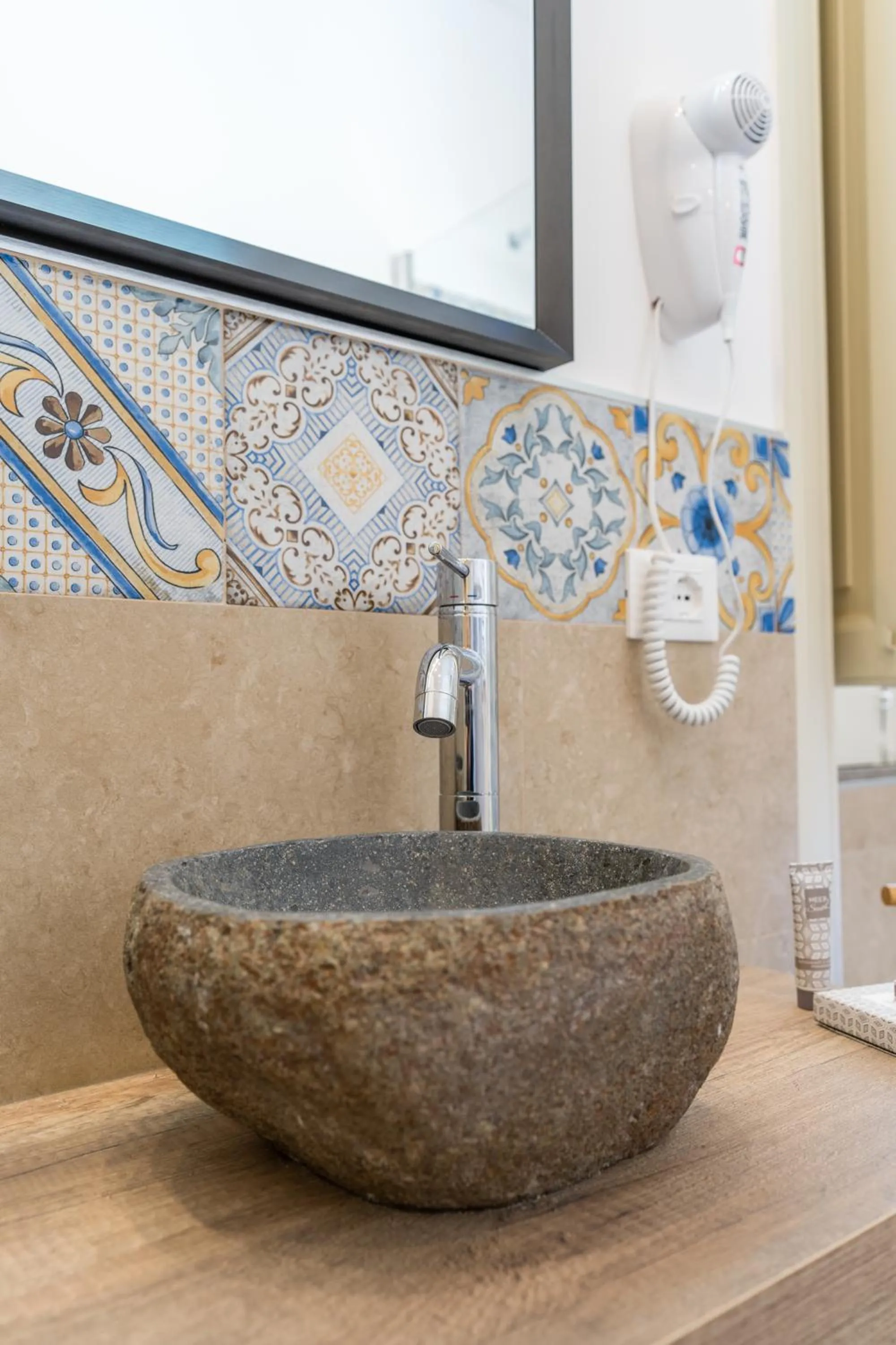 Bathroom in Mama Tita Rooms and Breakfast