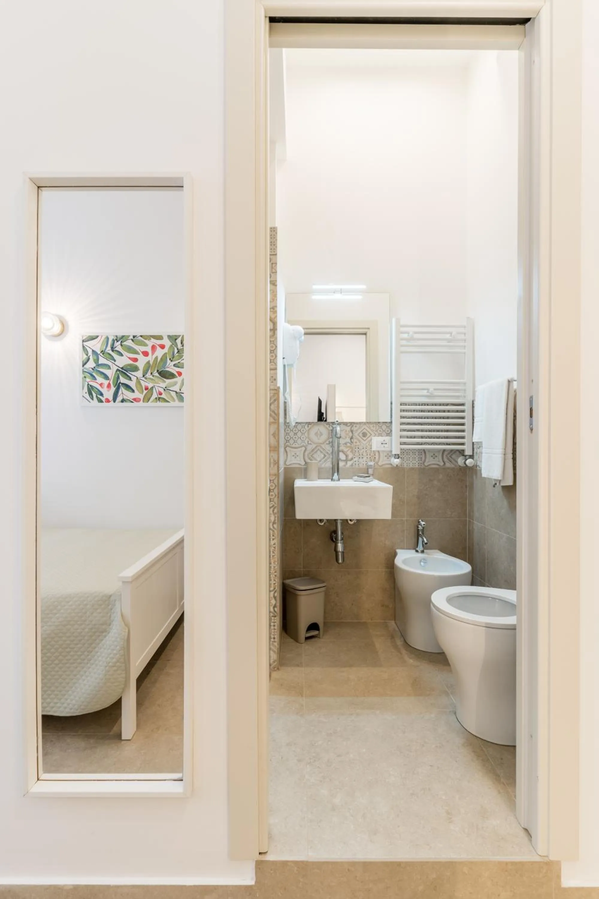 Toilet in Mama Tita Rooms and Breakfast