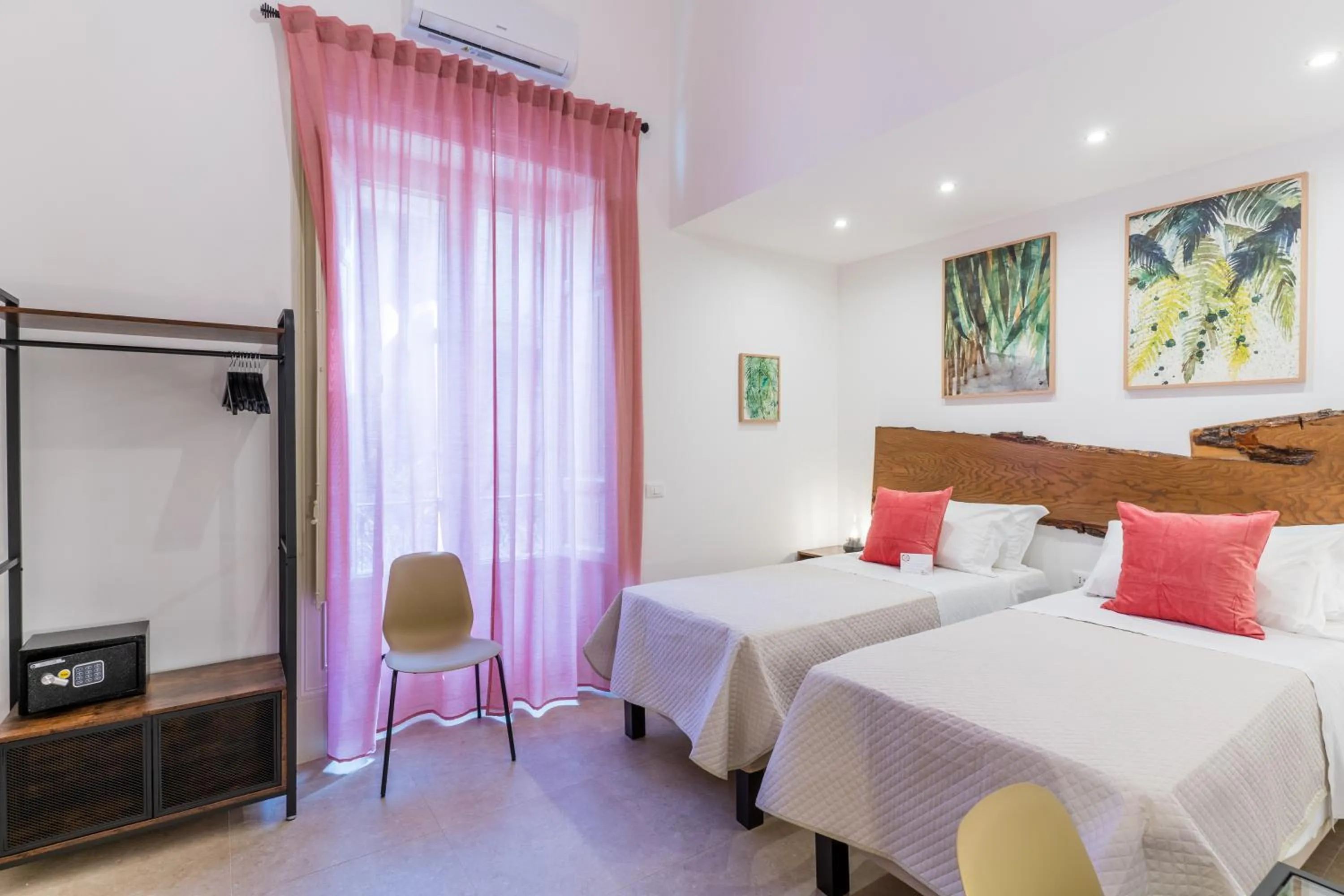 Bedroom, Bed in Mama Tita Rooms and Breakfast