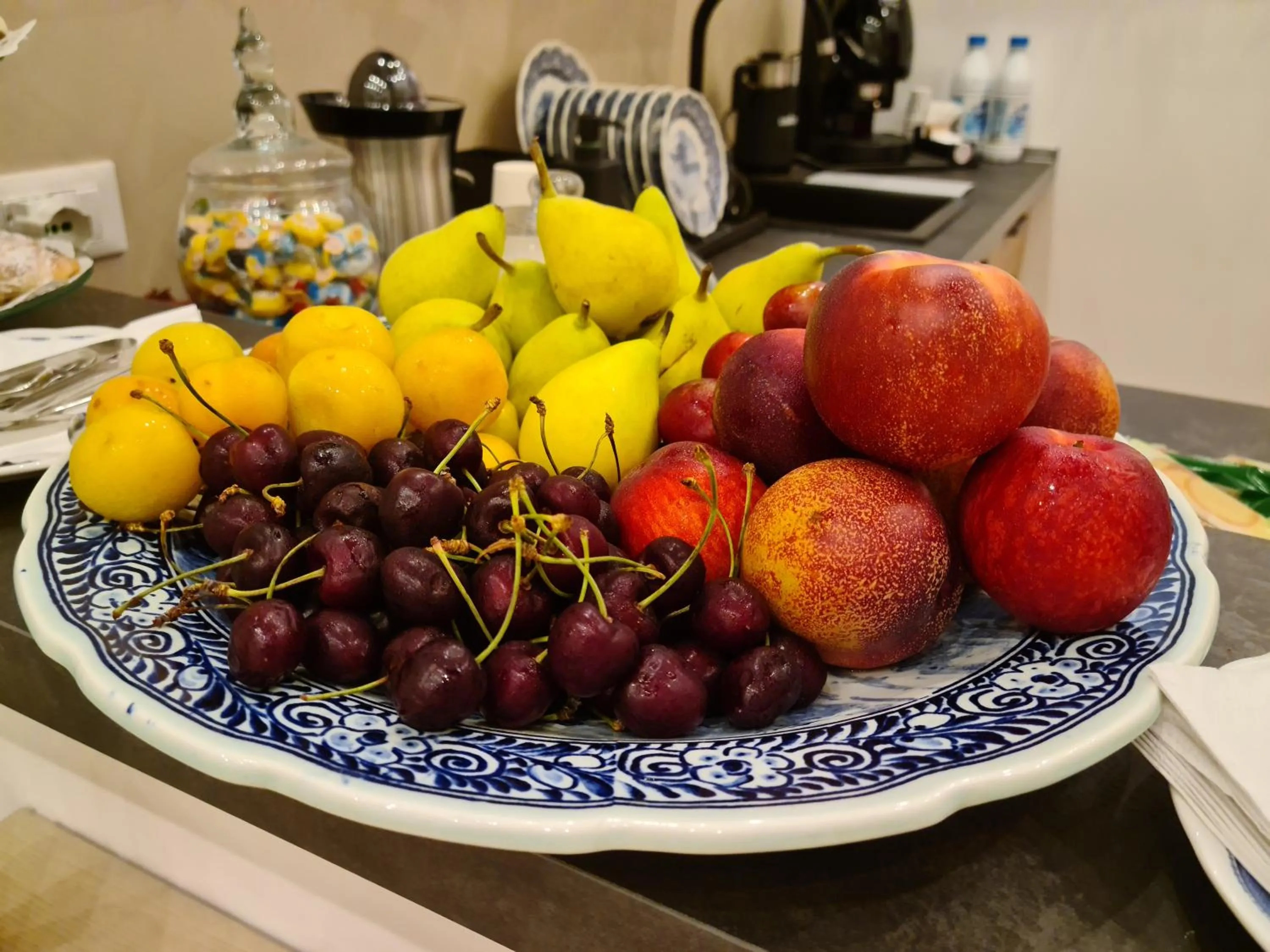 Breakfast in Mama Tita Rooms and Breakfast