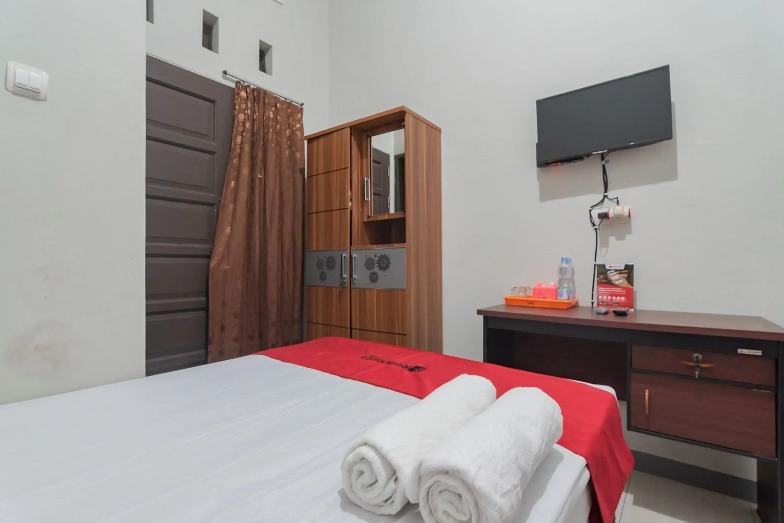 Standard Twin Room in RedDoorz Syariah near Jalan Jakarta Samarinda Standard Twin Room in RedDoorz Syariah near Jalan Jakarta Samarinda