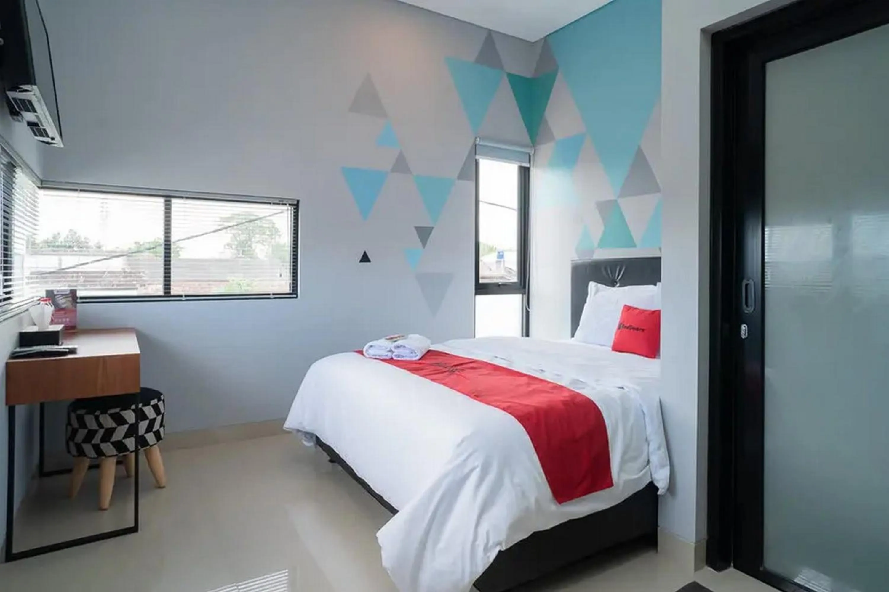 Bed in RedDoorz near Sindu Kusuma Edupark 3