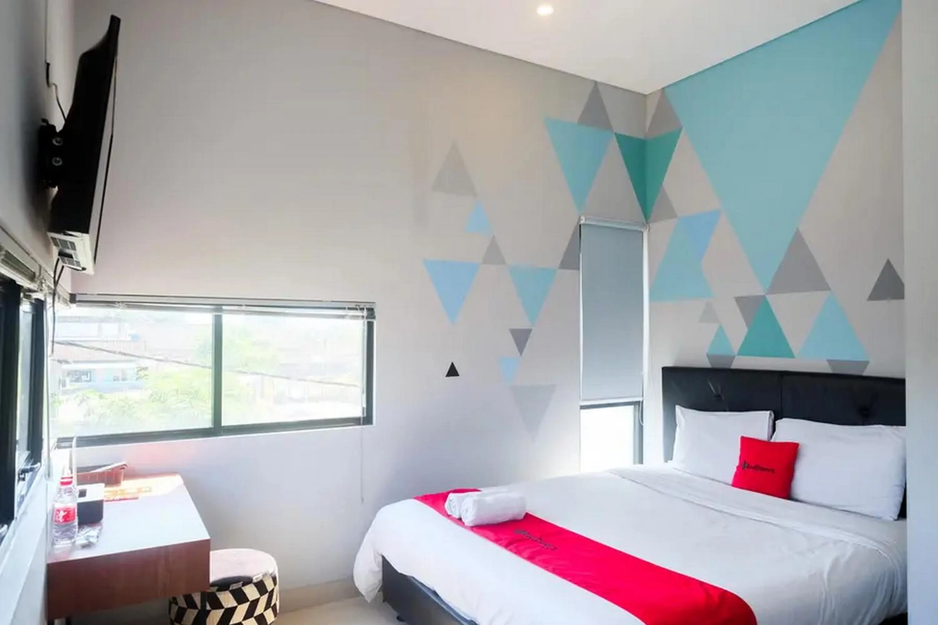 Bed in RedDoorz near Sindu Kusuma Edupark 3