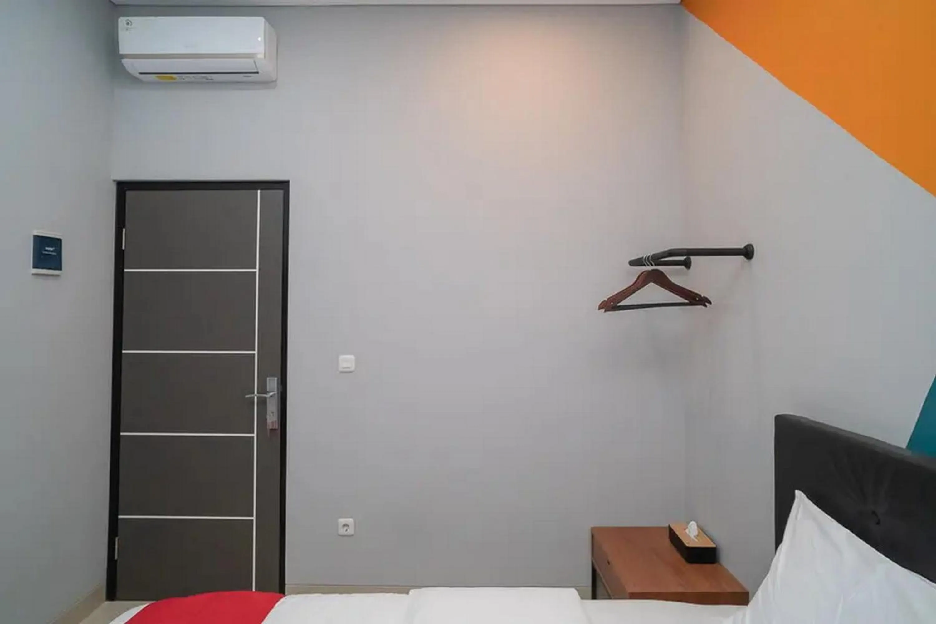 Bedroom, Bed in RedDoorz near Sindu Kusuma Edupark 3