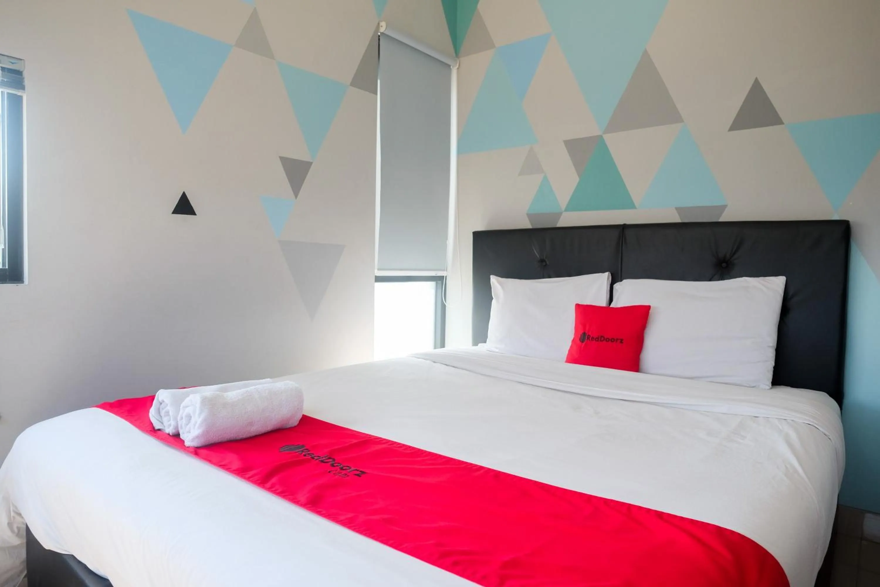 Bed in RedDoorz near Sindu Kusuma Edupark 3